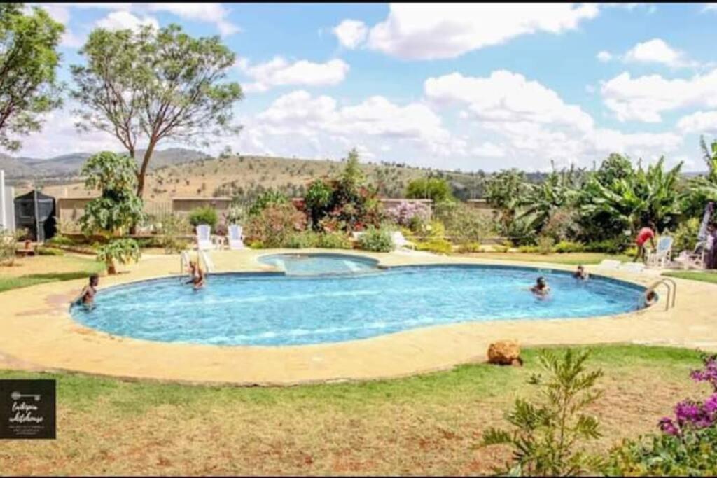 8 bedroom villa in Nanyuki with pool view 2