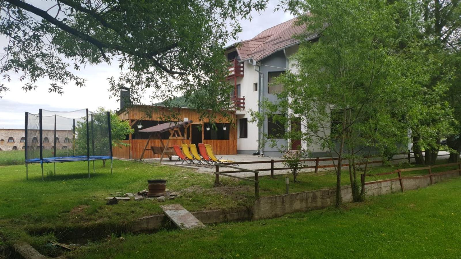 La Poalele Bucegilor