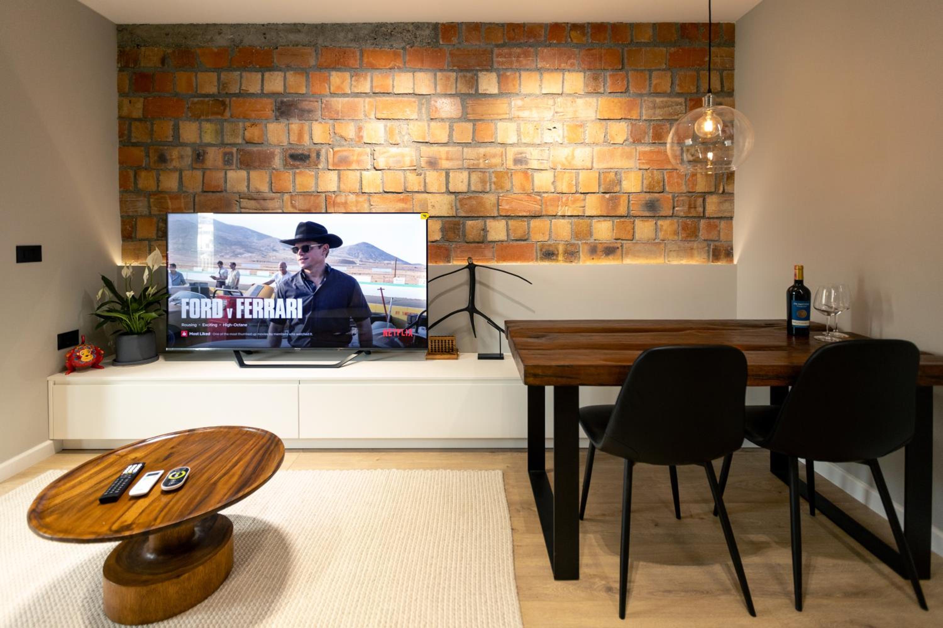 Pine Apartment