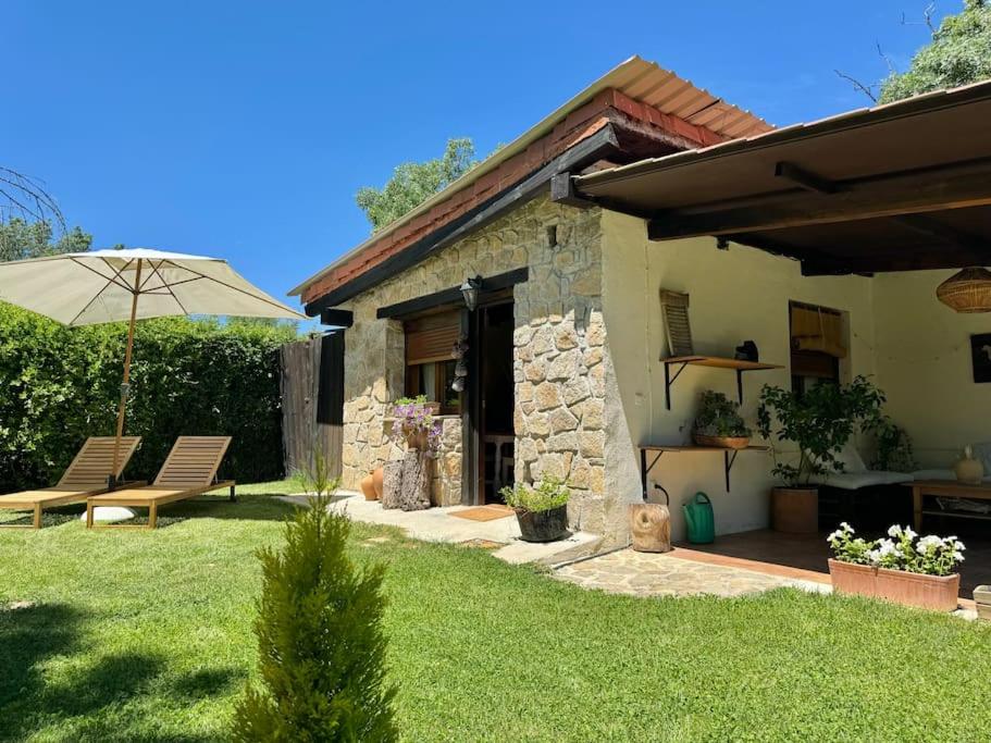 Casita Rural de Campo con Jardín Privado