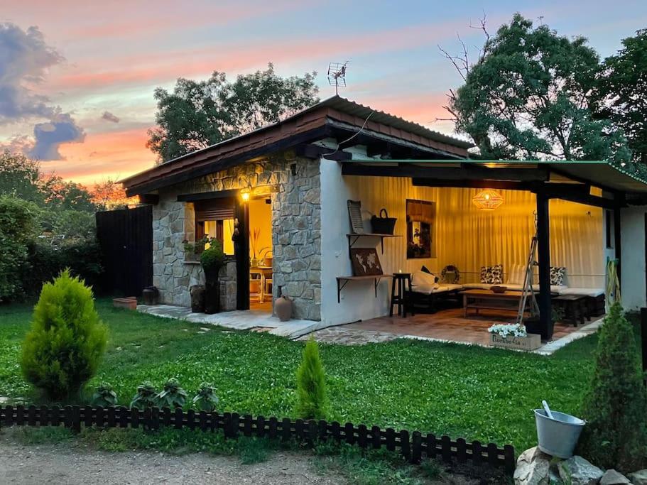 Casita Rural de Campo con Jardín Privado