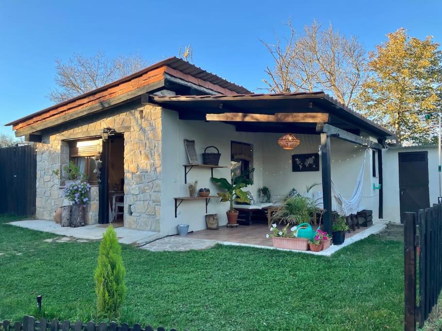 Casita Rural de Campo con Jardín Privado