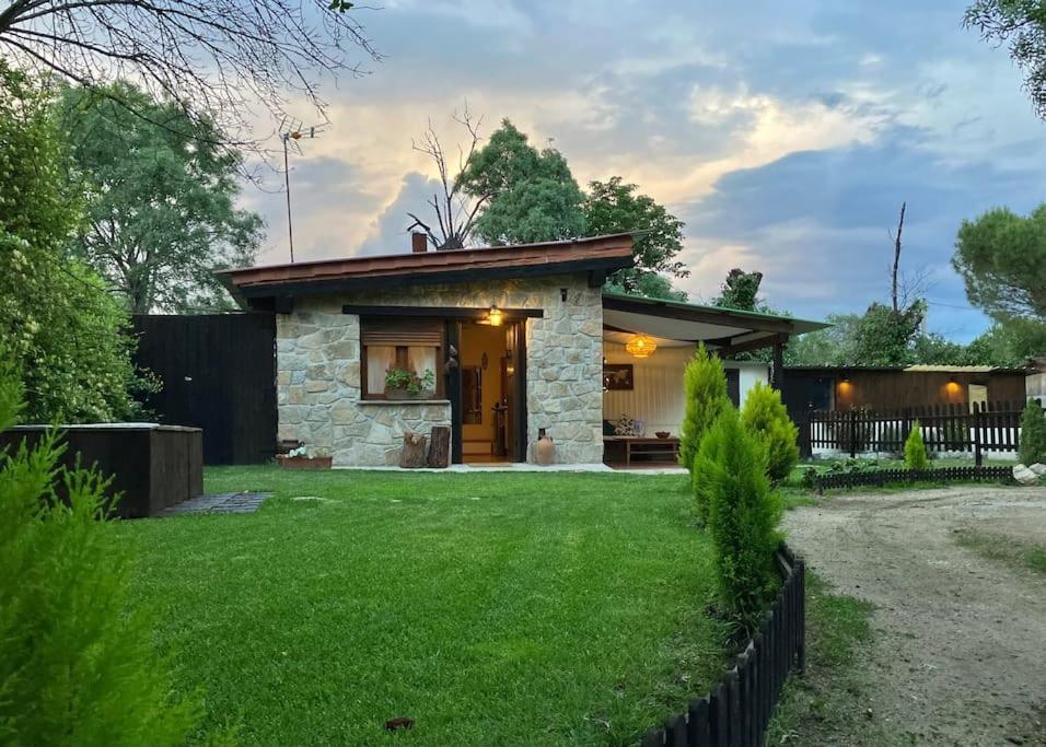 Casita Rural de Campo con Jardín Privado