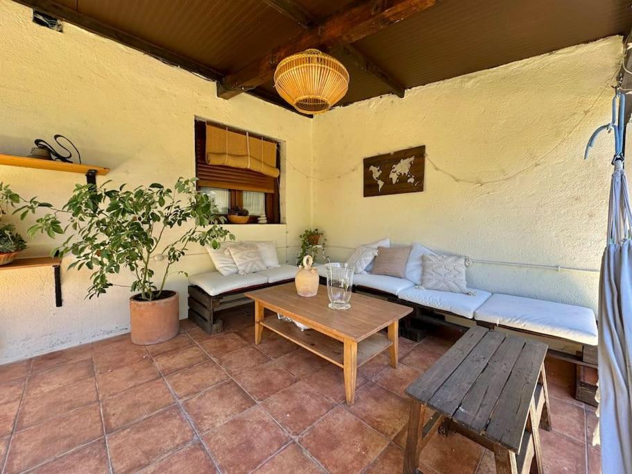 Casita Rural de Campo con Jardín Privado