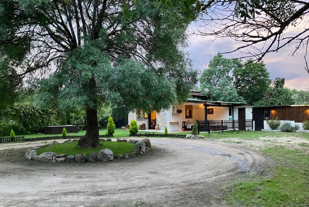 Casita Rural de Campo con Jardín Privado