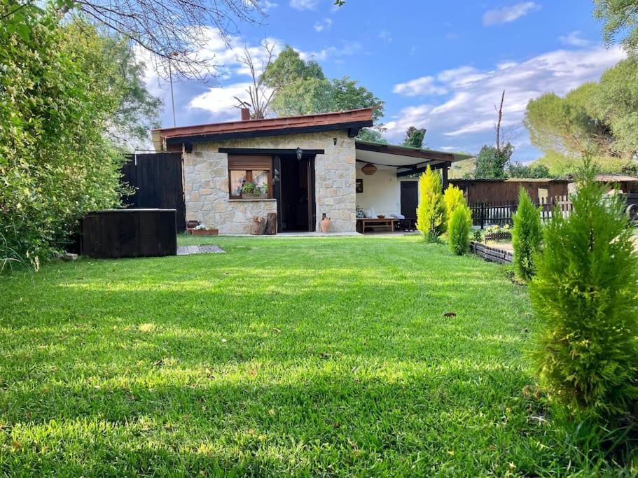 Casita Rural de Campo con Jardín Privado
