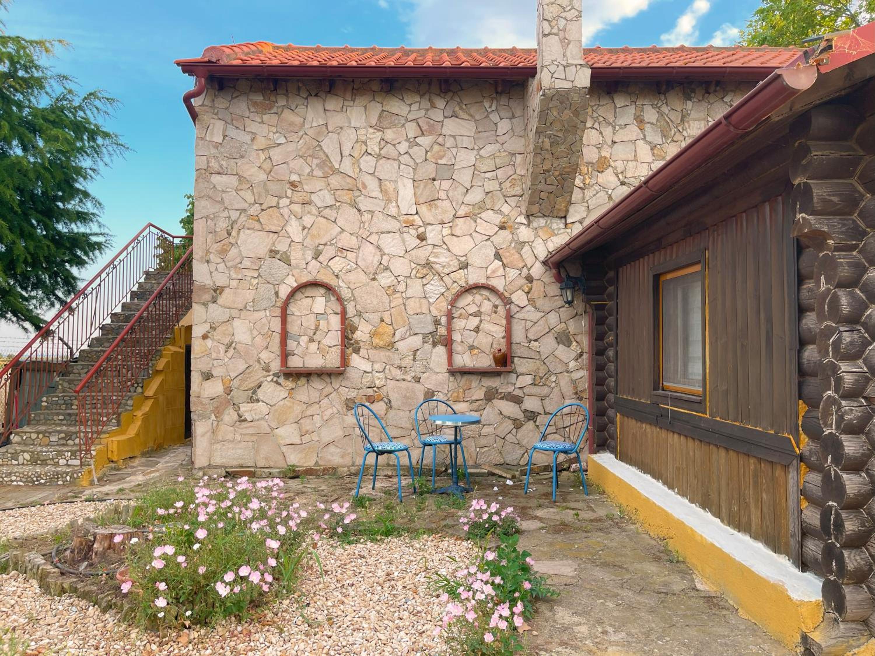 Eco House on the Prairie view 3