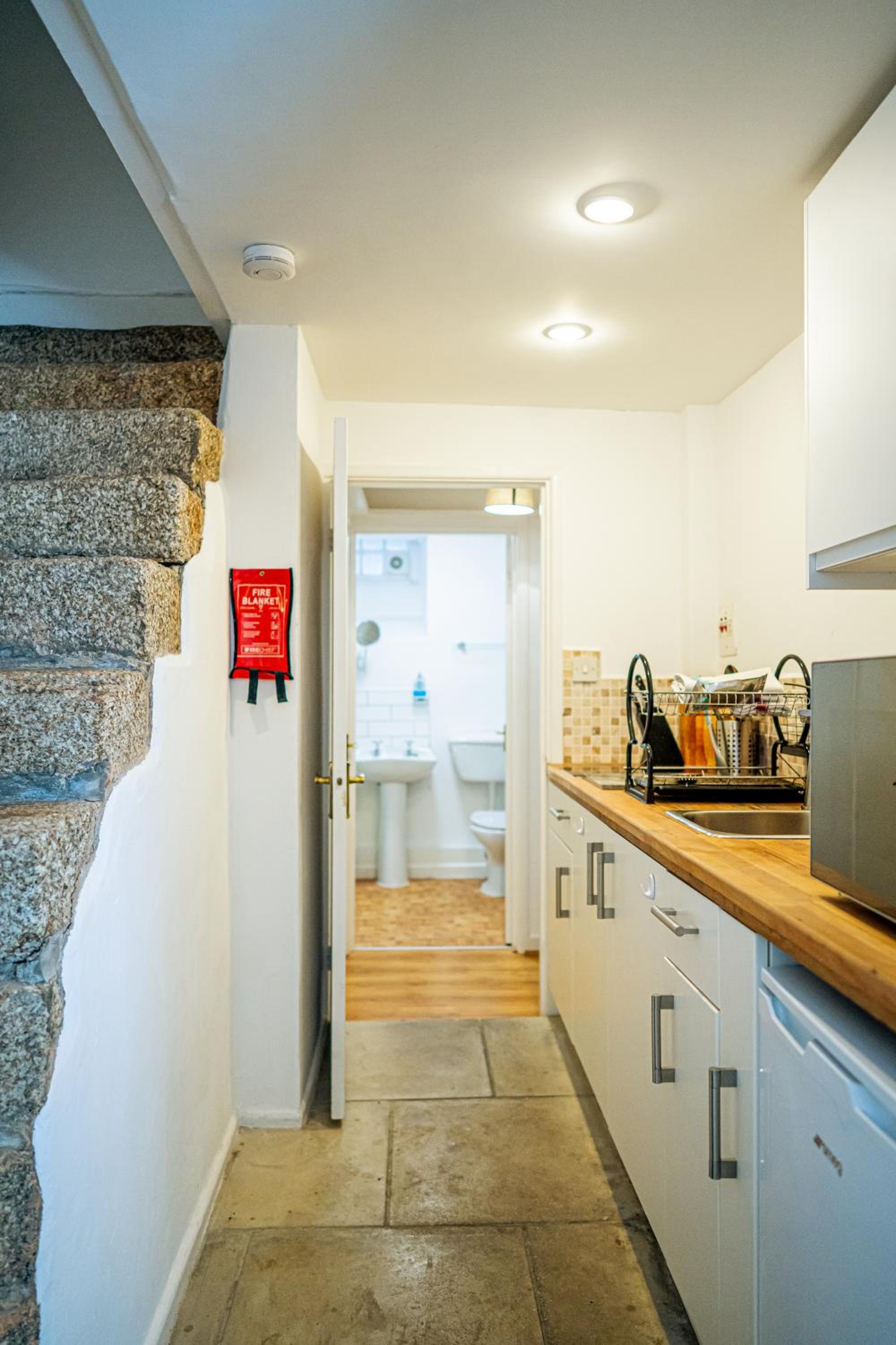Penryn, Cornwall, Garden Flat with Private Parking view 3