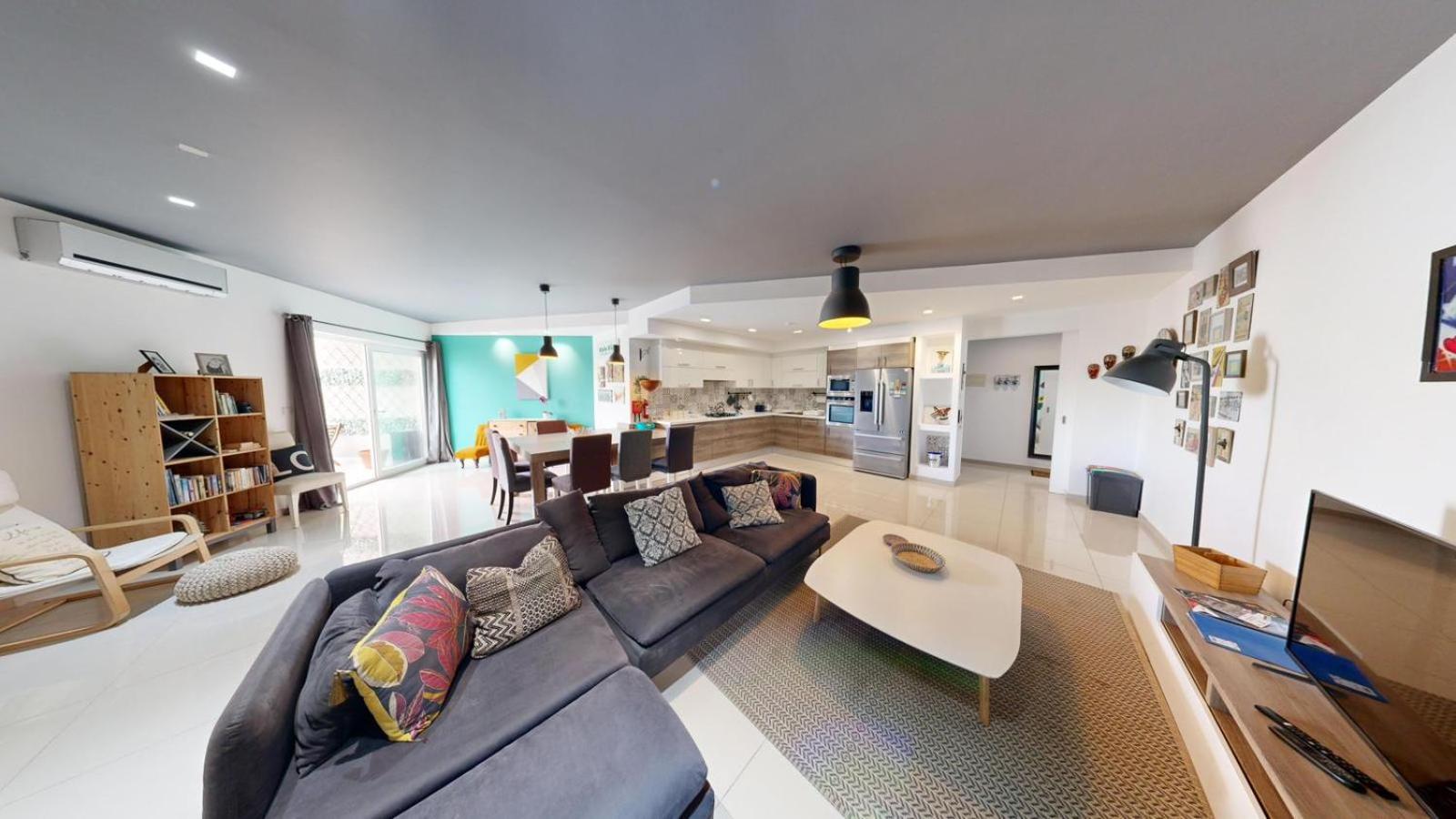 Urban Retreat Family Apartment with BBQ photo 3