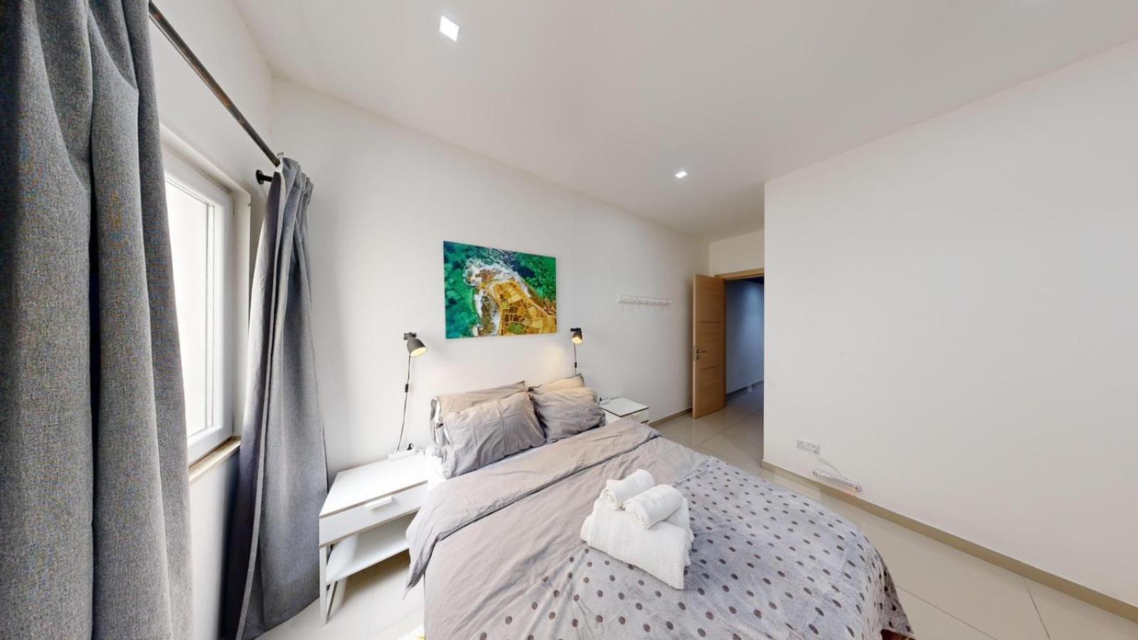 Urban Retreat Family Apartment with BBQ photo 3