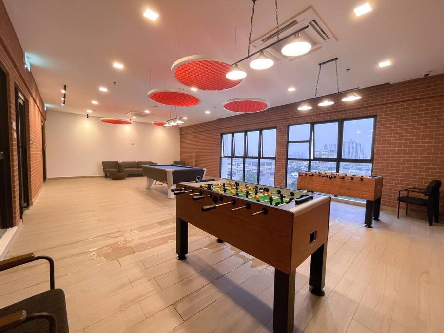 The Little Series - City View - 7 Pax