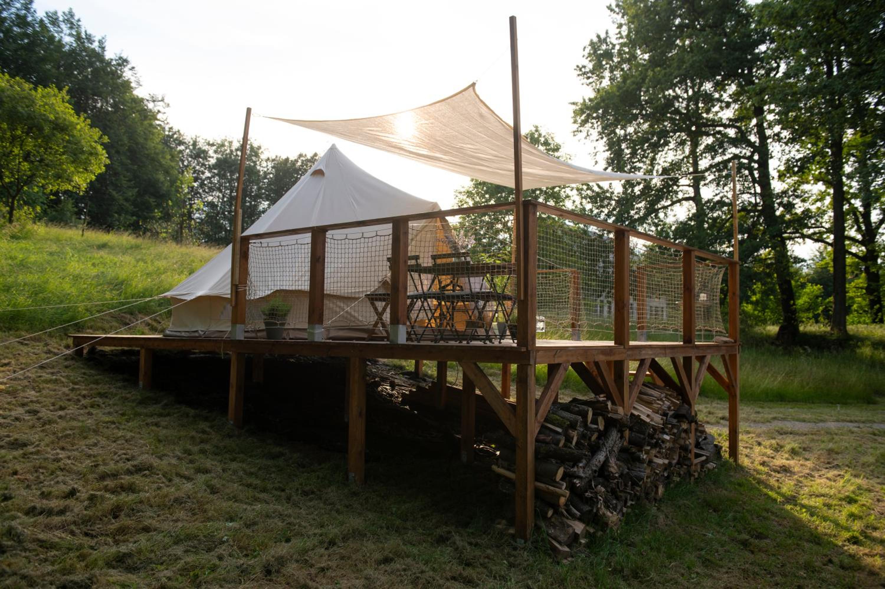 Glamping & Farm Zlaté Podlesí - Stan na louce