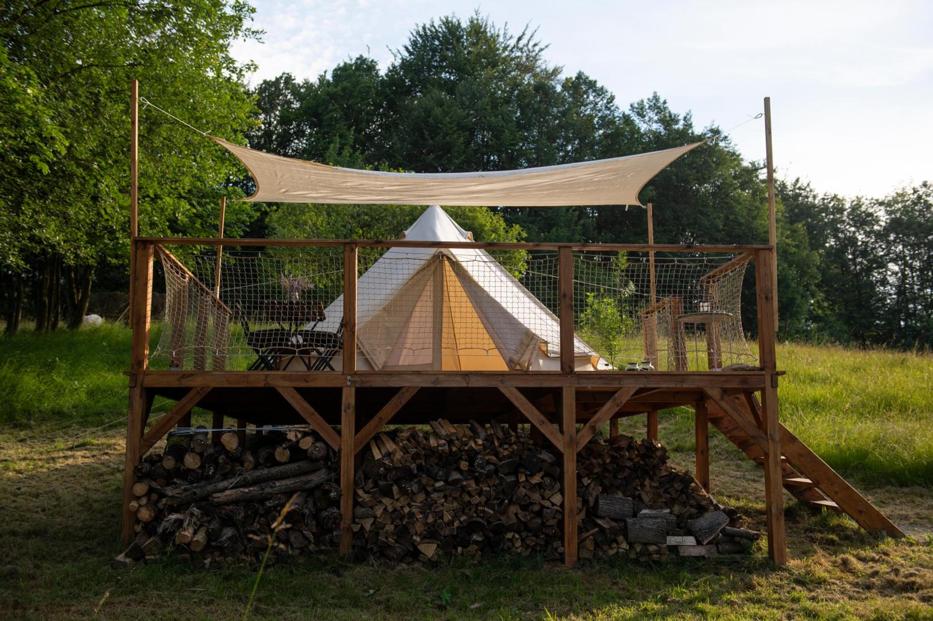 Glamping & Farm Zlaté Podlesí - Stan na louce