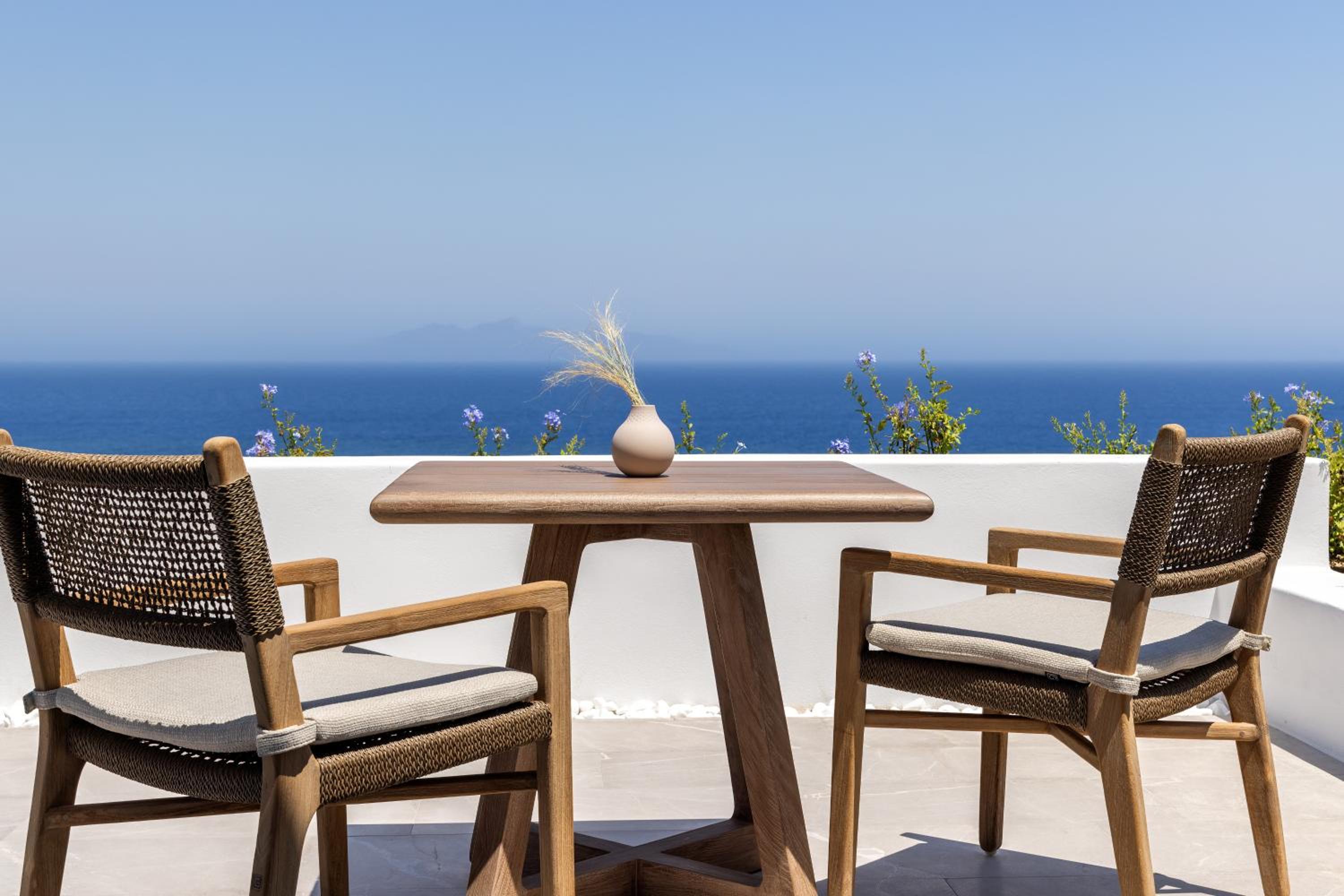 Sandblu Santorini, LXR Hotels & Resorts