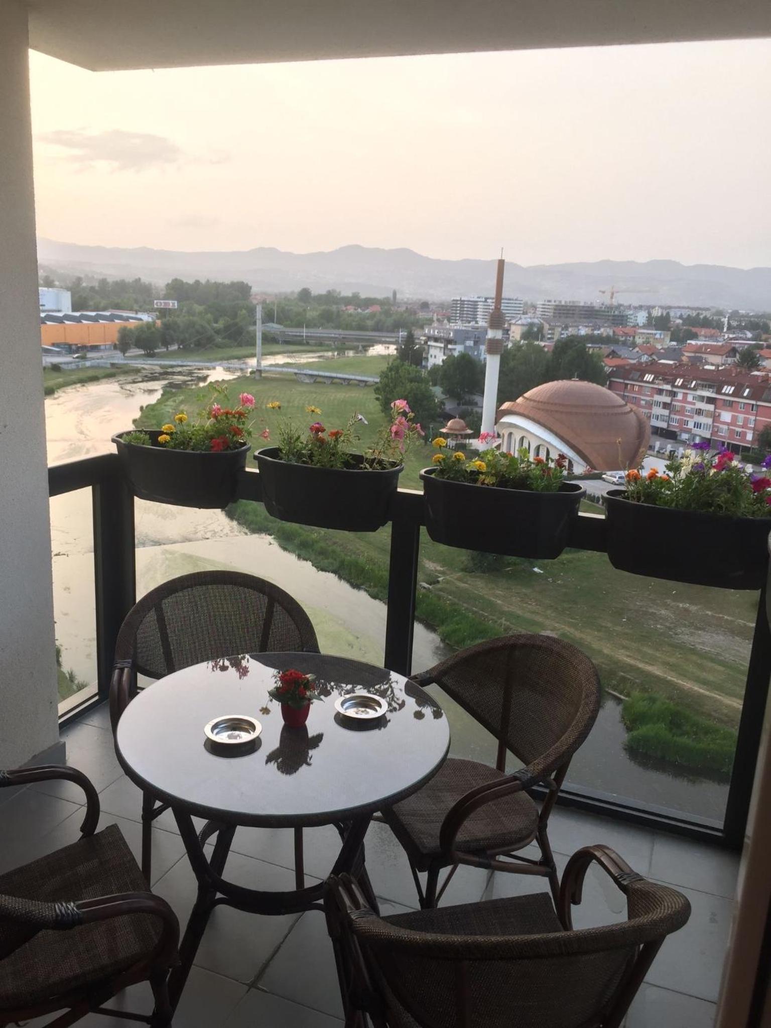 شقة نهر اليجا en Sarajevo — balance & terrace