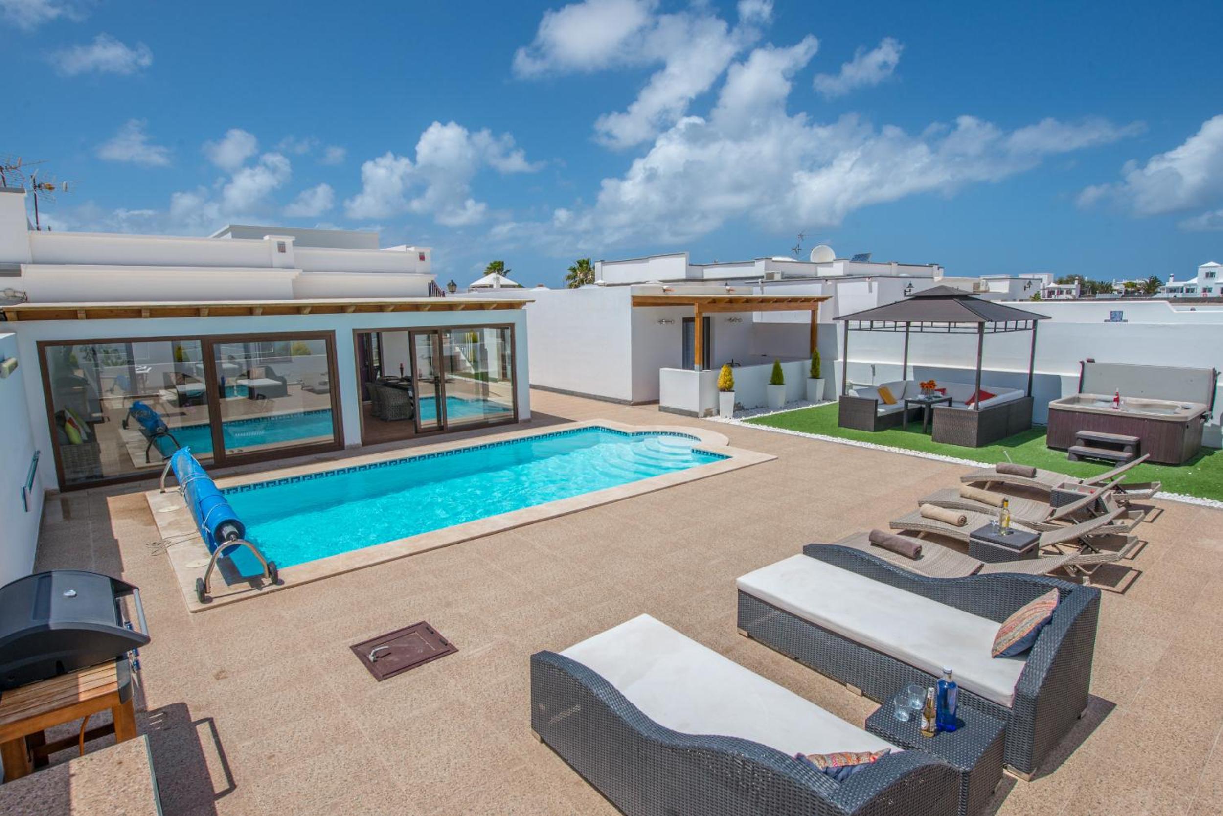 Villa Bonilla con piscina climatizada y jacuzzi