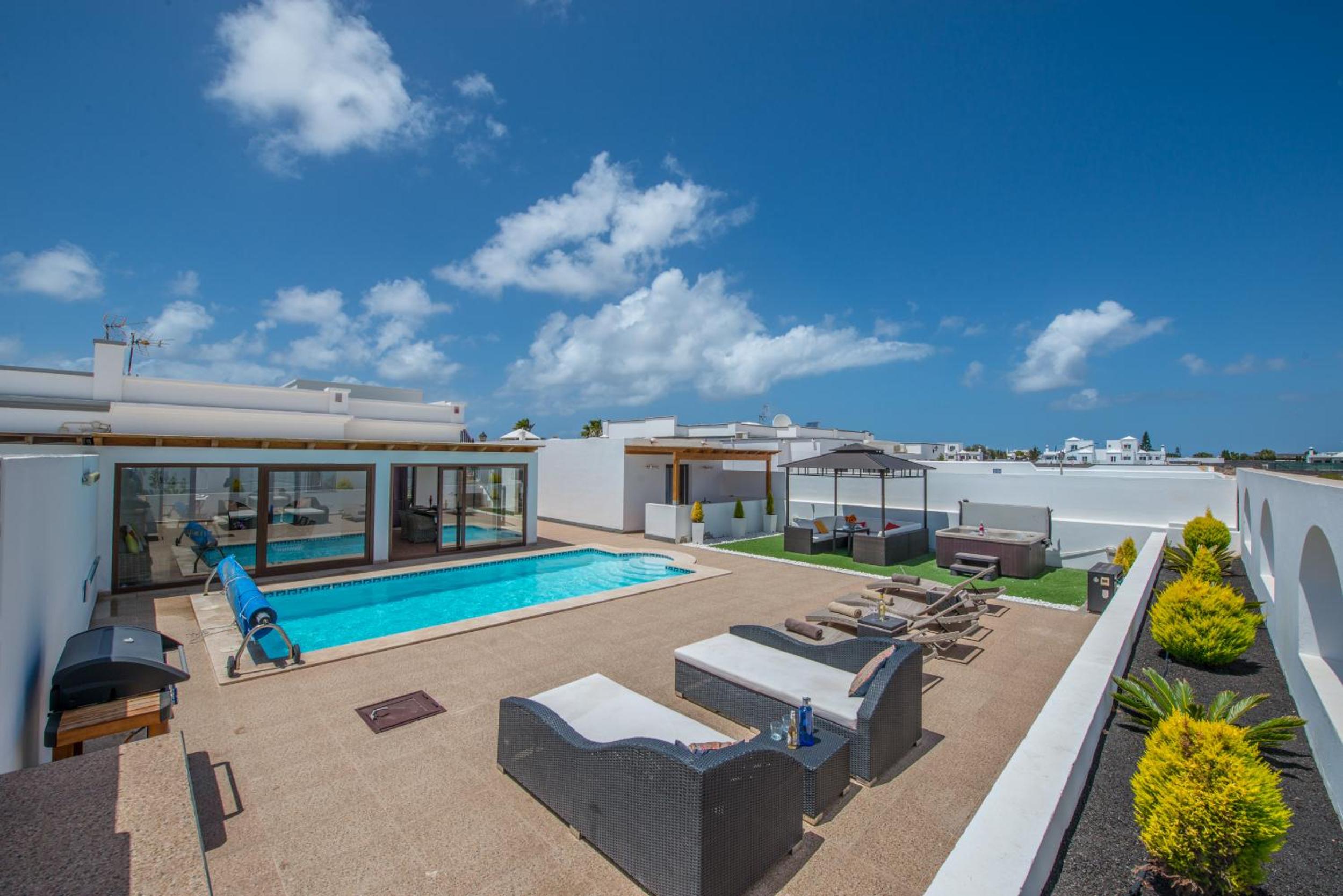 Villa Bonilla con piscina climatizada y jacuzzi