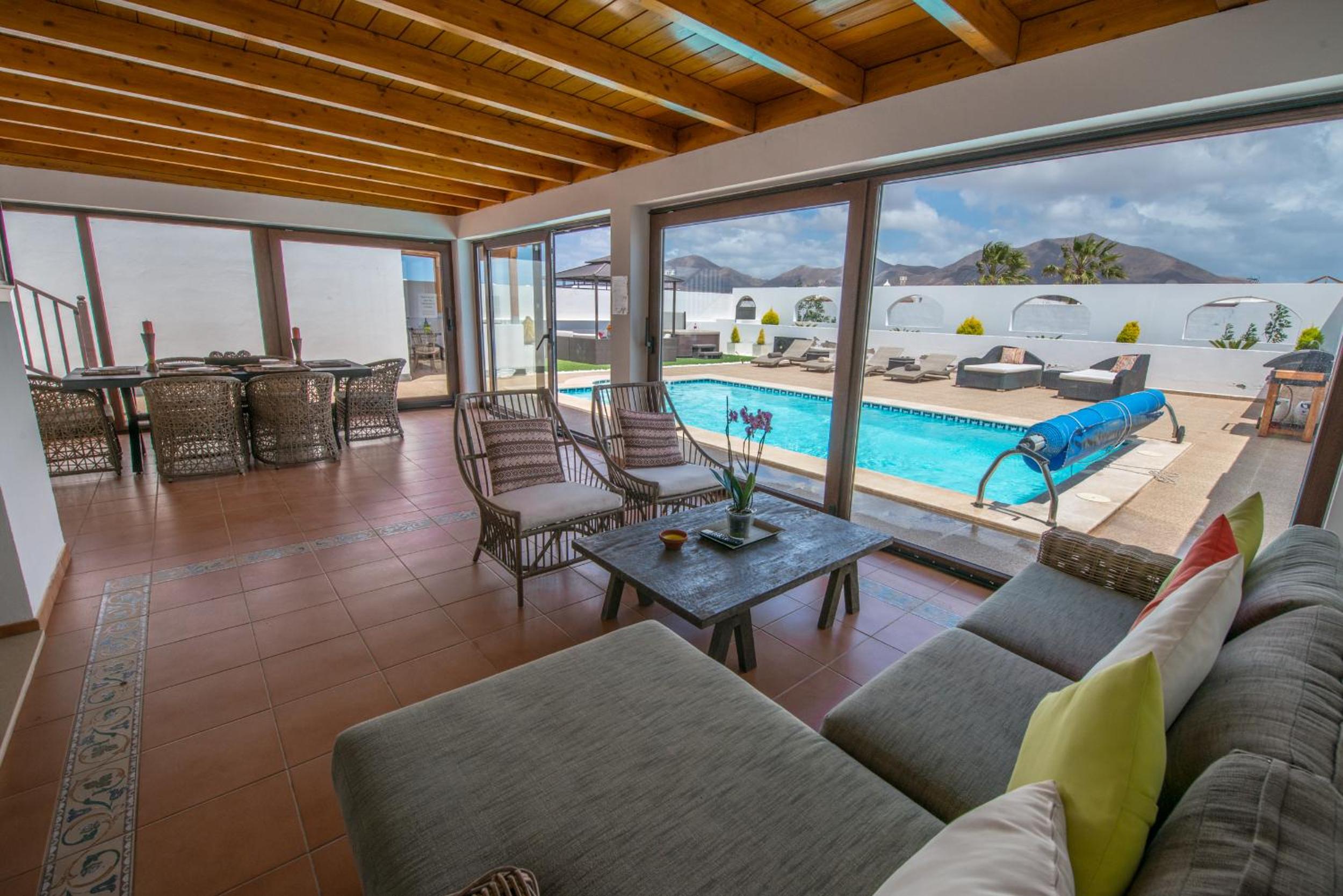 Villa Bonilla con piscina climatizada y jacuzzi