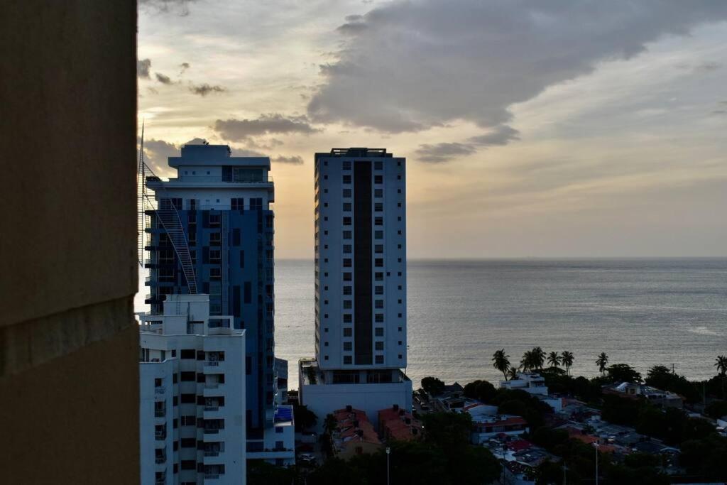 Apartamento Con Vista Al Mar Salguero Suites
