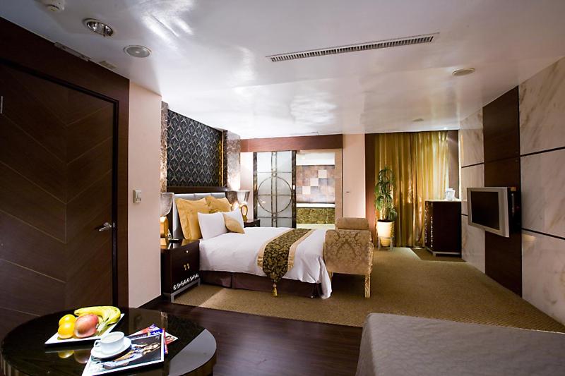 Crystal Business Motel