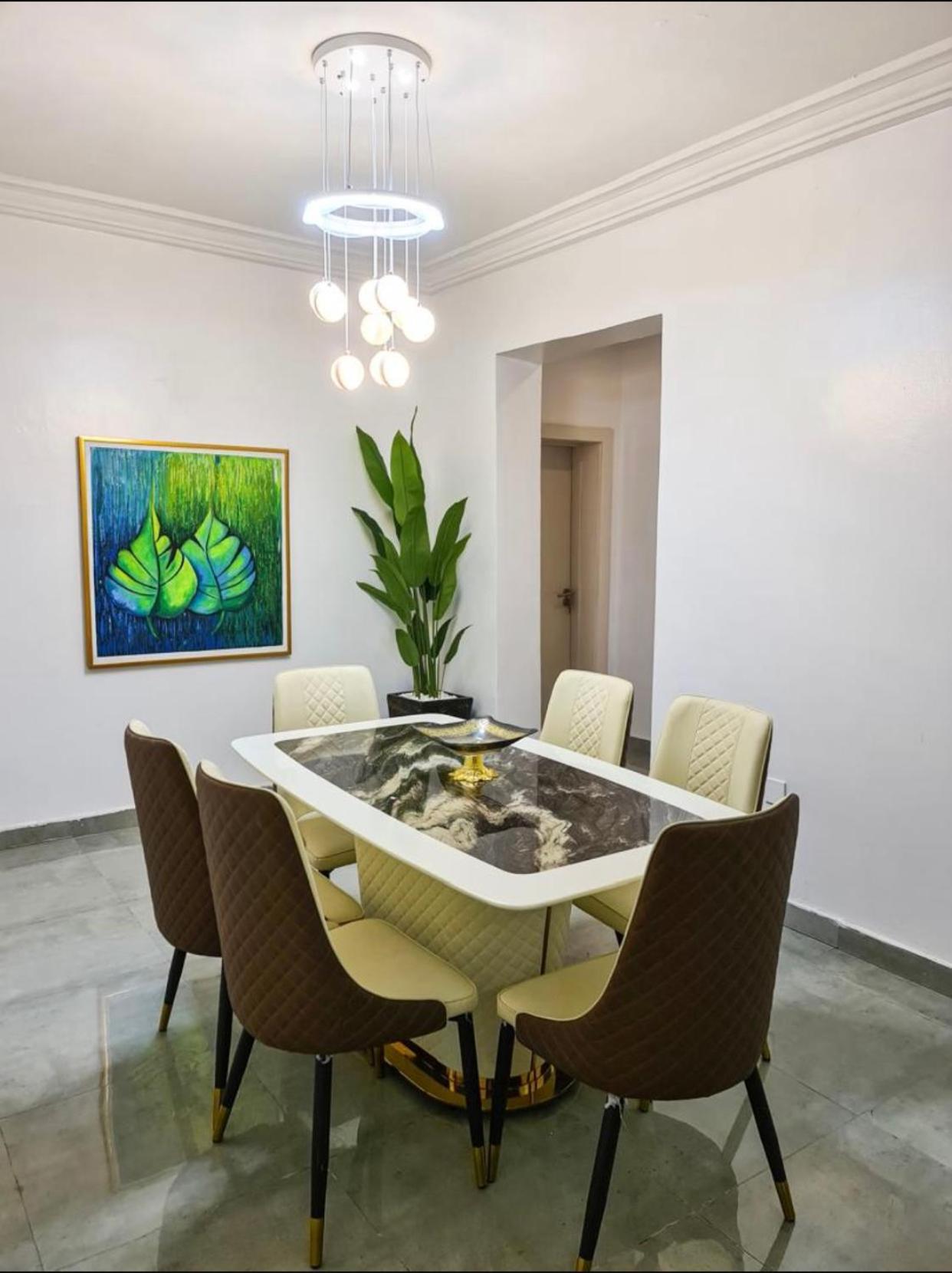 Apple apartment