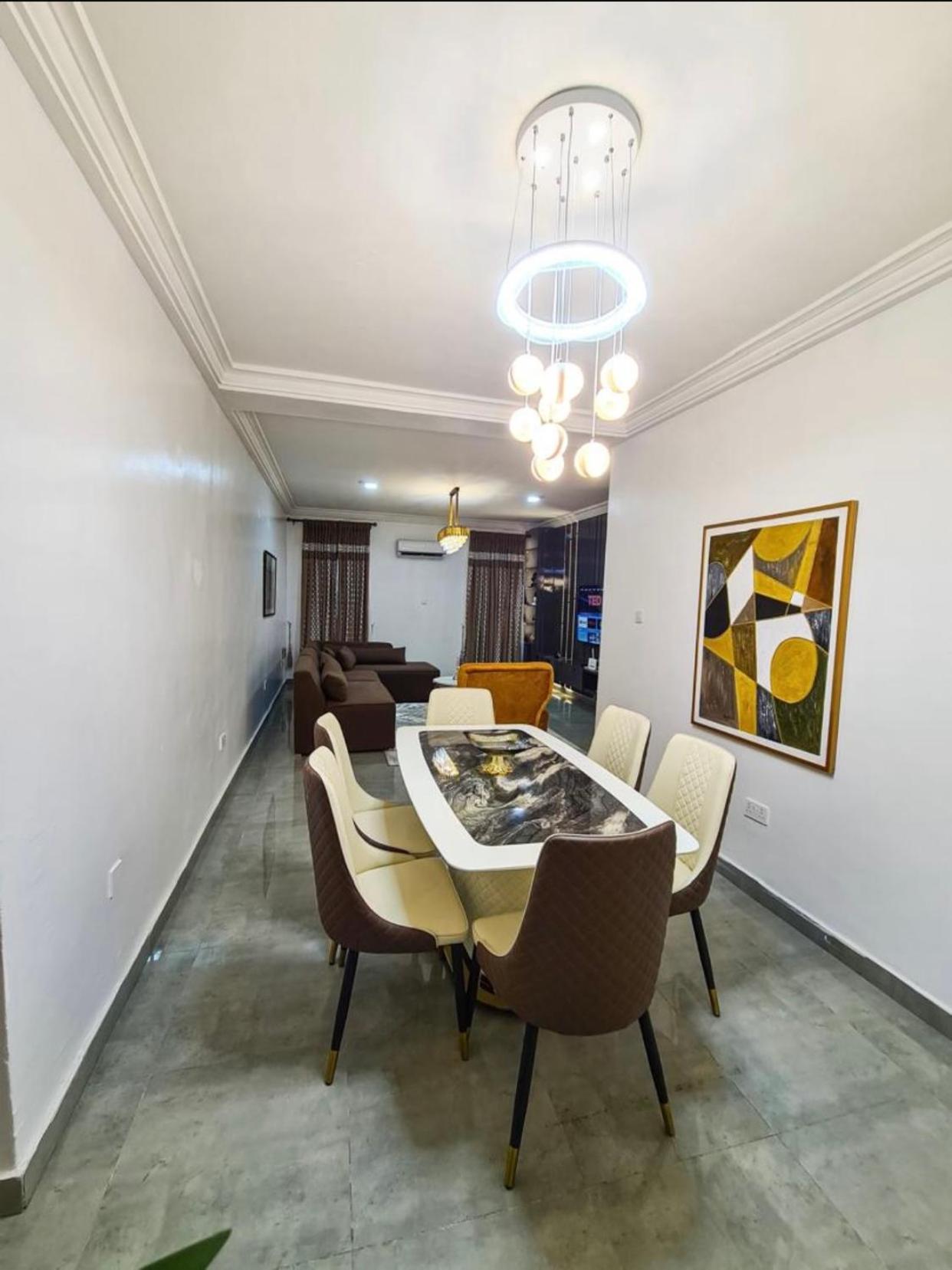 Apple apartment
