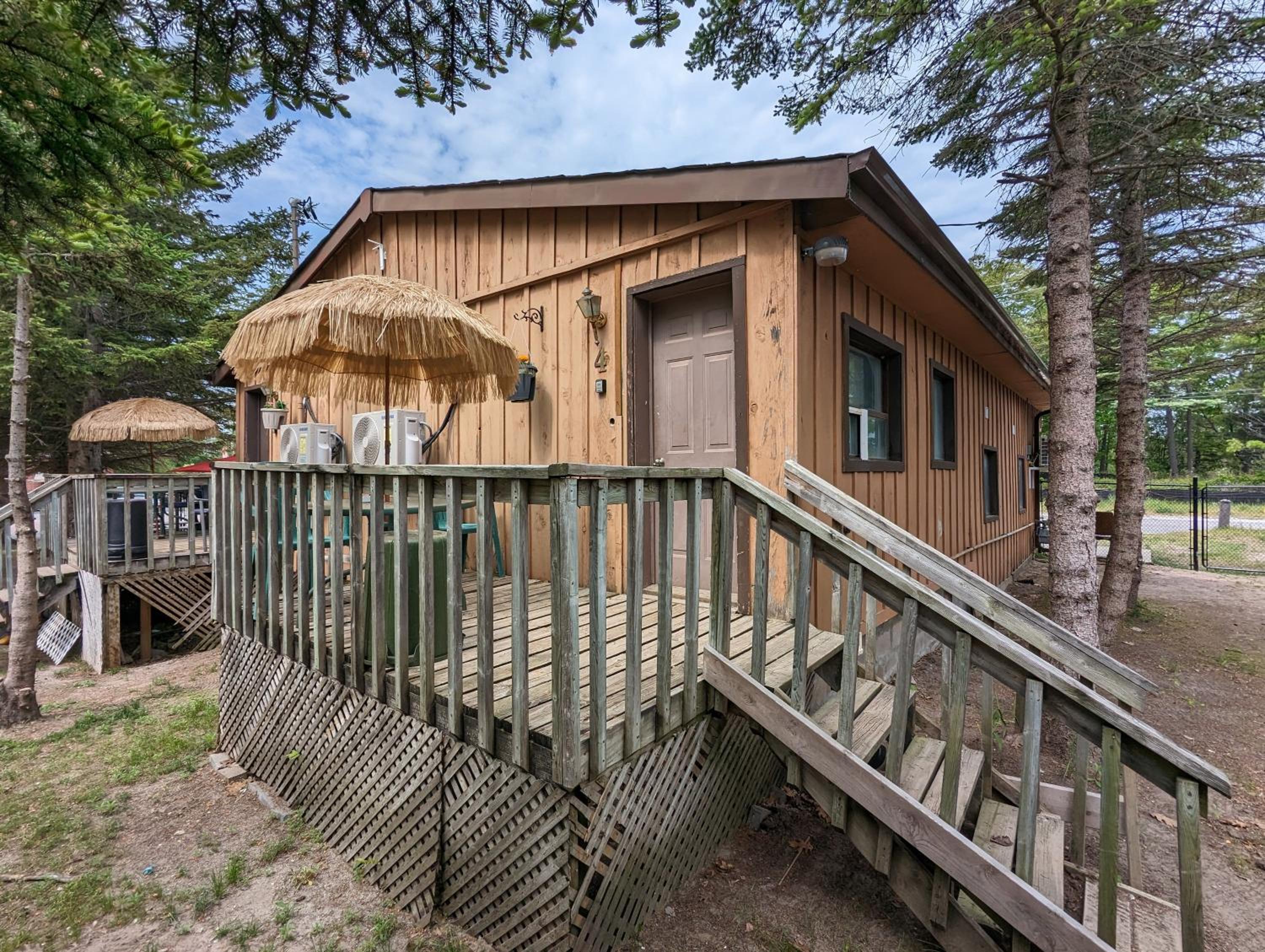 Modern Tiny Wood Cottage 04