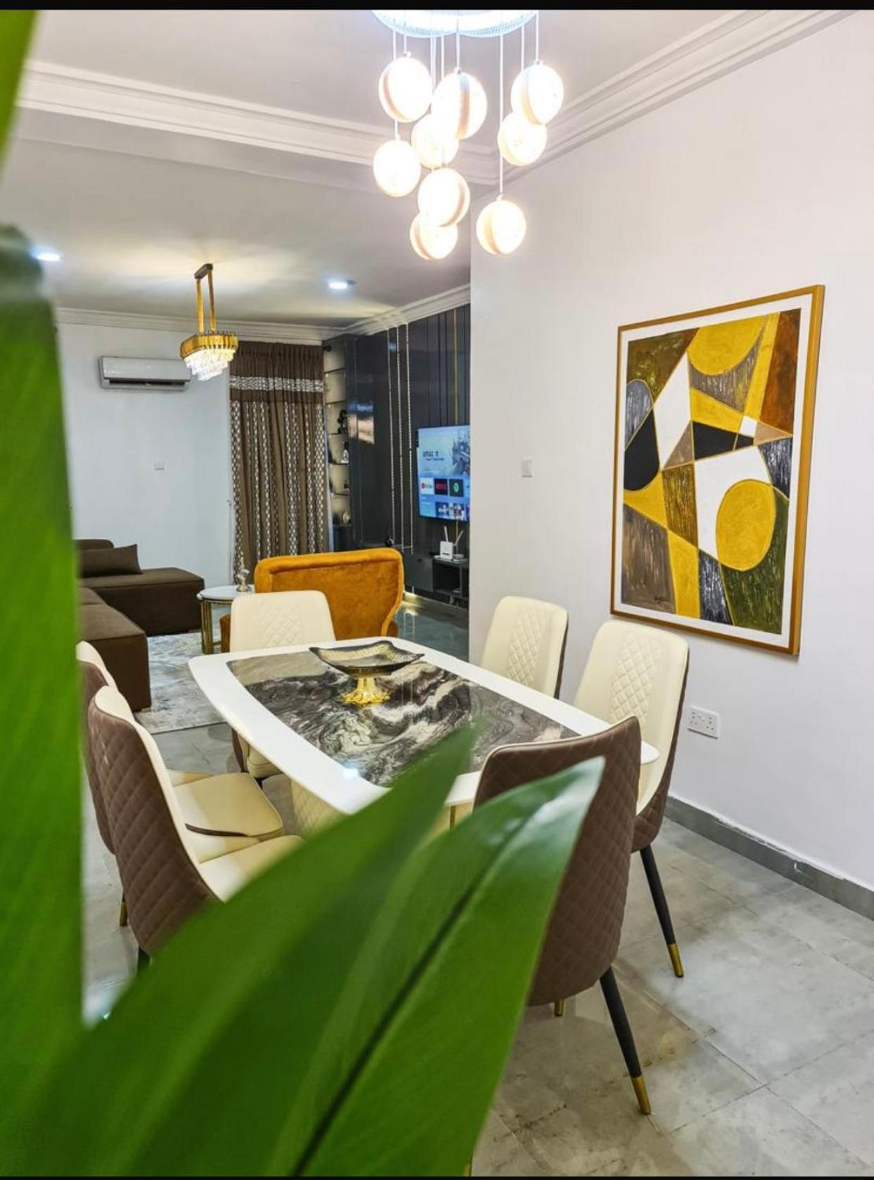 Apple apartment