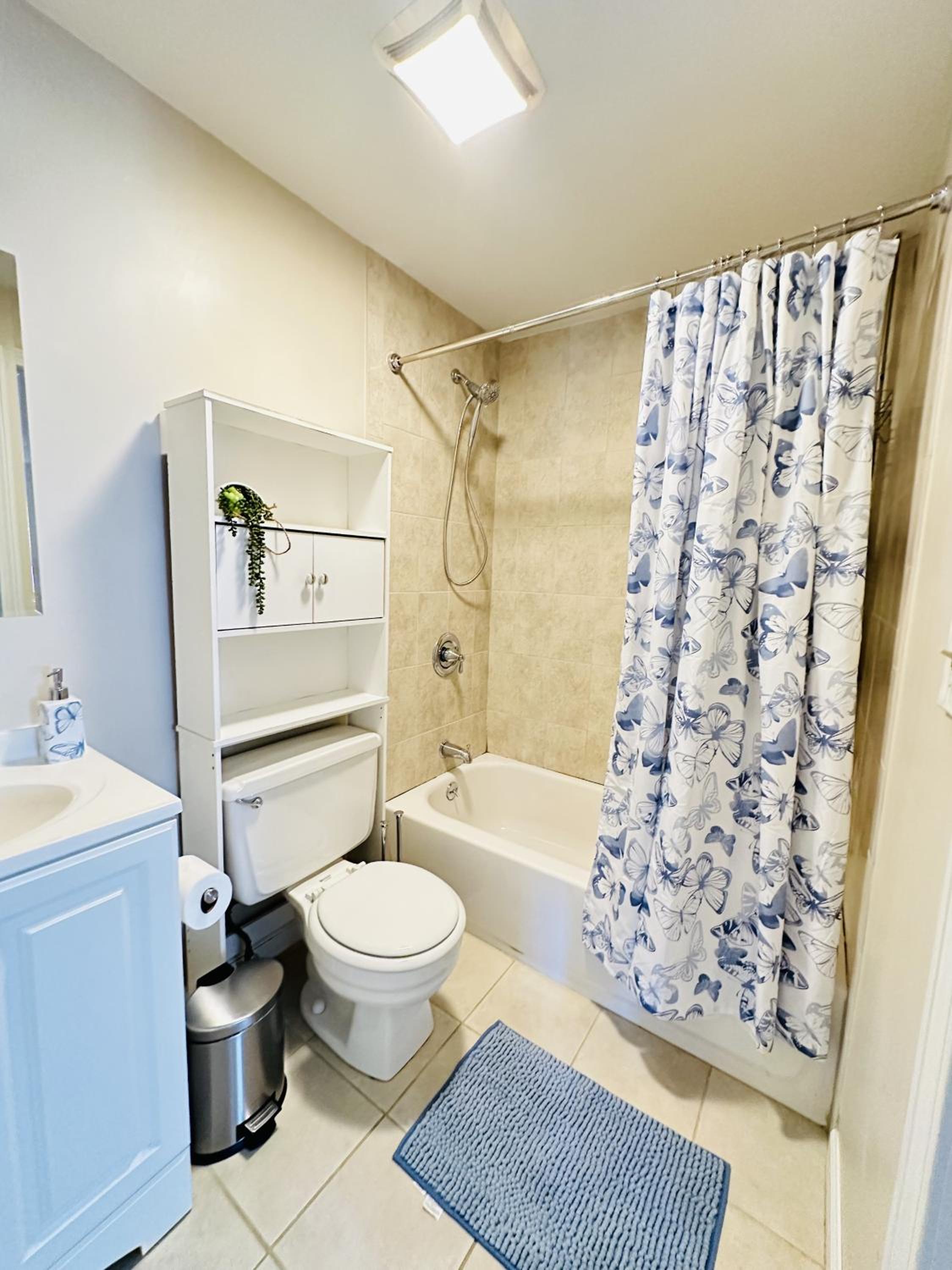 Norwalk Vacations - Cozy, pleasant 2BR apt in Beach community! - Property Image 8
