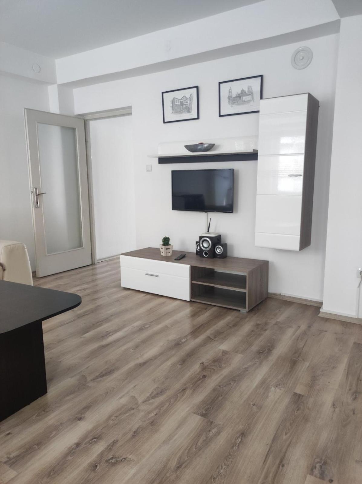 Stefea Apartment