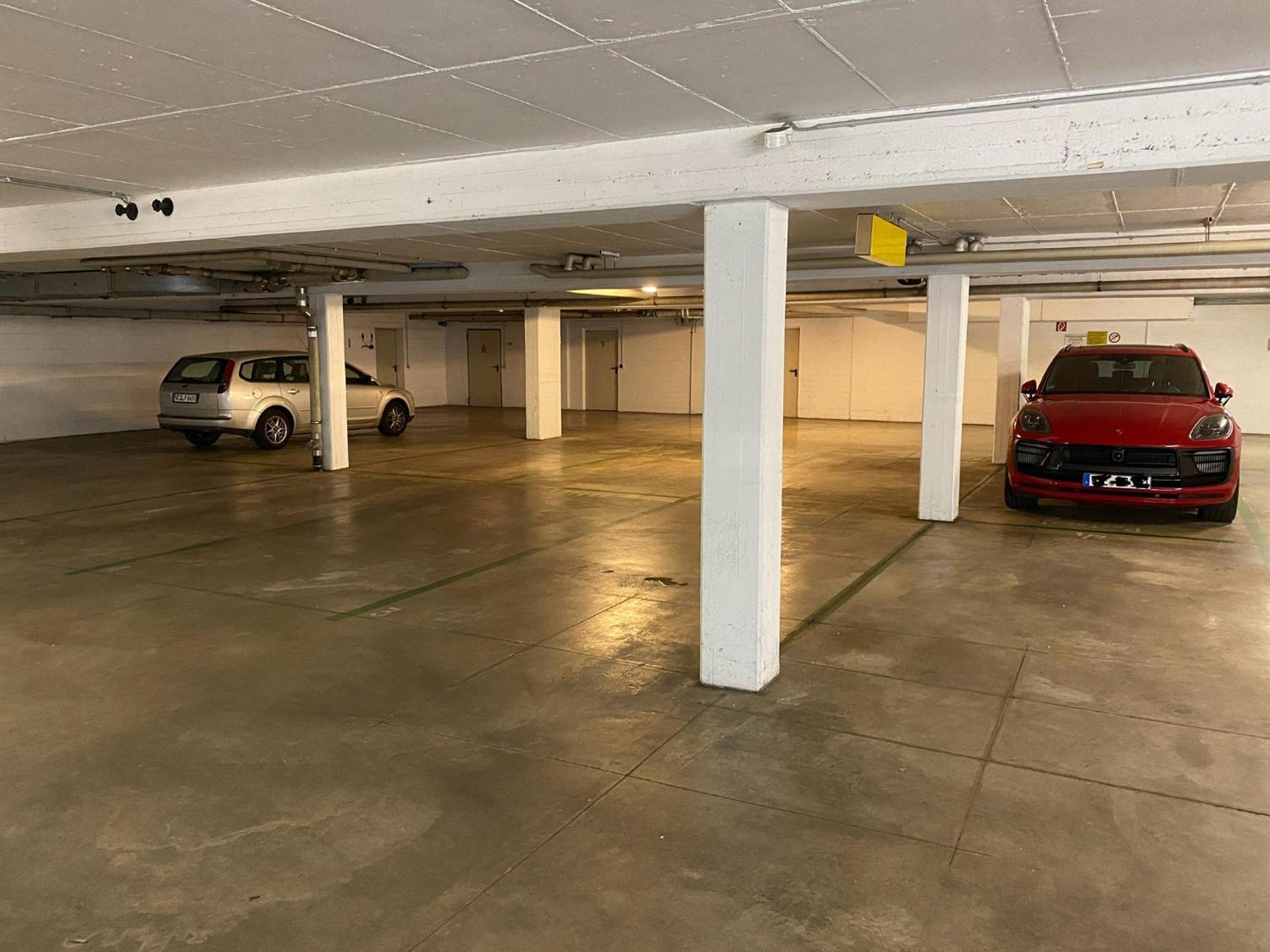 Penthouse 232QM, 12 Personen, Whirlpool, Terrasse, Parkplatz 25min bis Düsseldorf Messe
