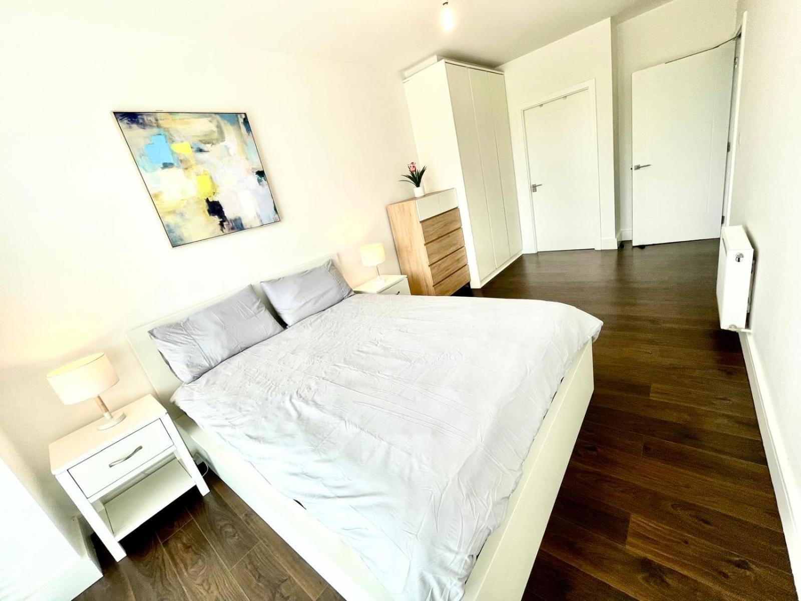 Wishie Homes- Entire Unit next to Luas Train Stop