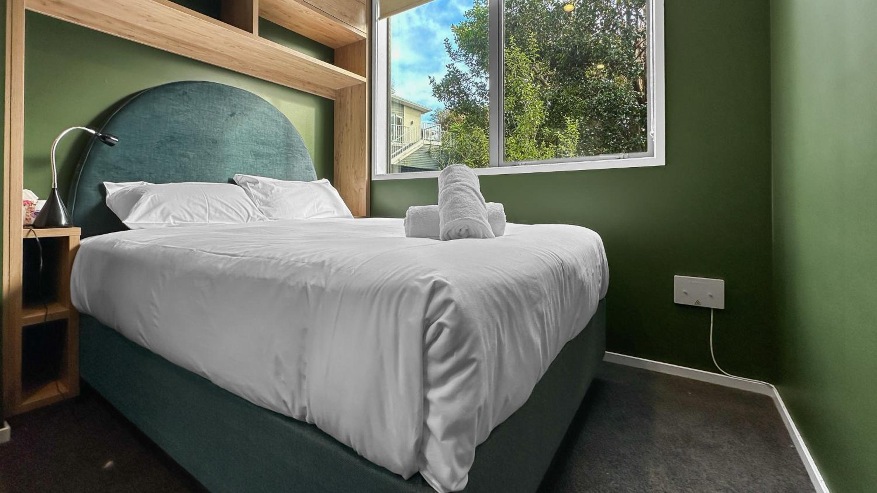 Murrays Gem l Modern 4bed Stunner l Sea View & Spa!