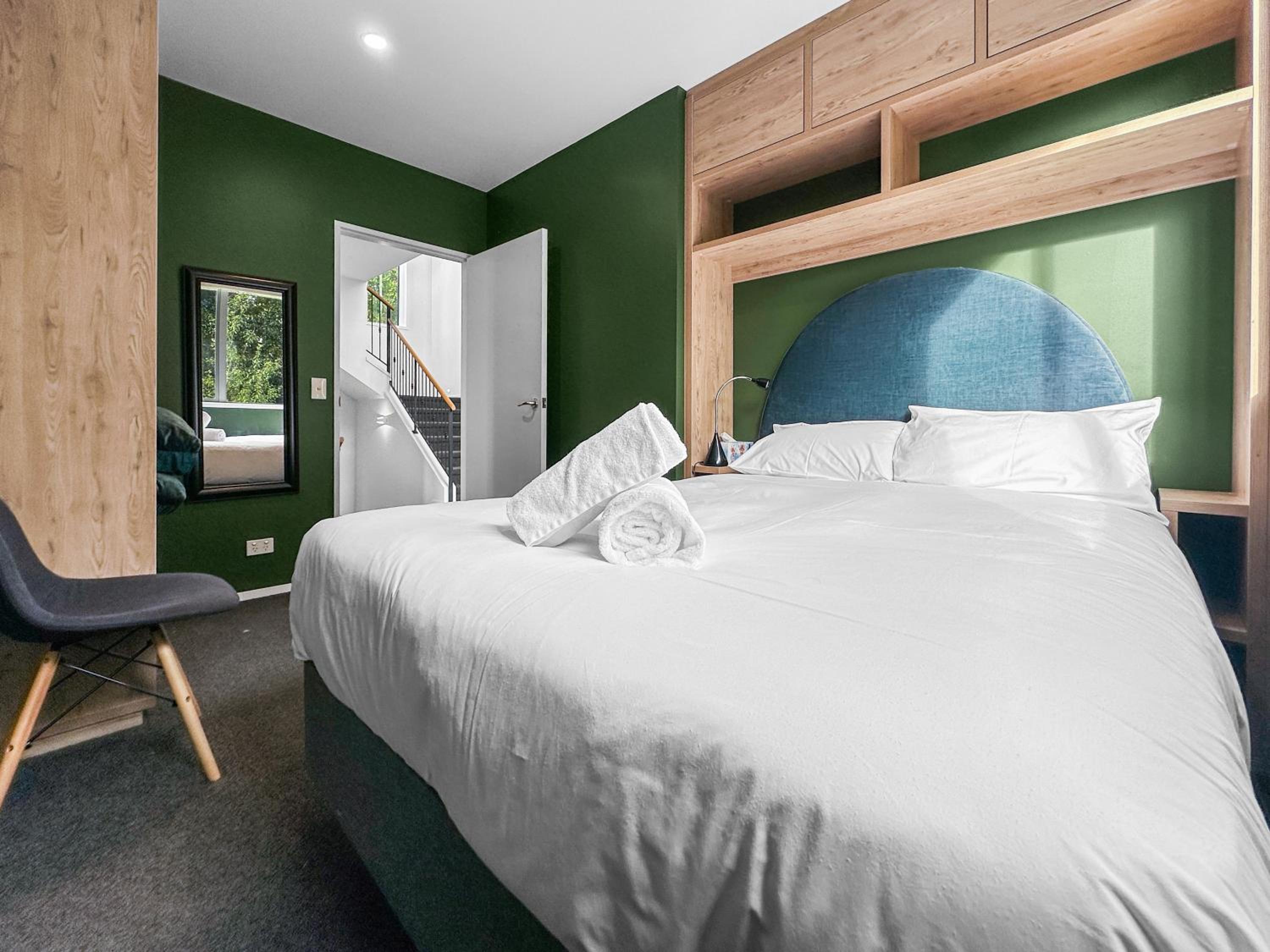 Murrays Gem l Modern 4bed Stunner l Sea View & Spa! photo 5