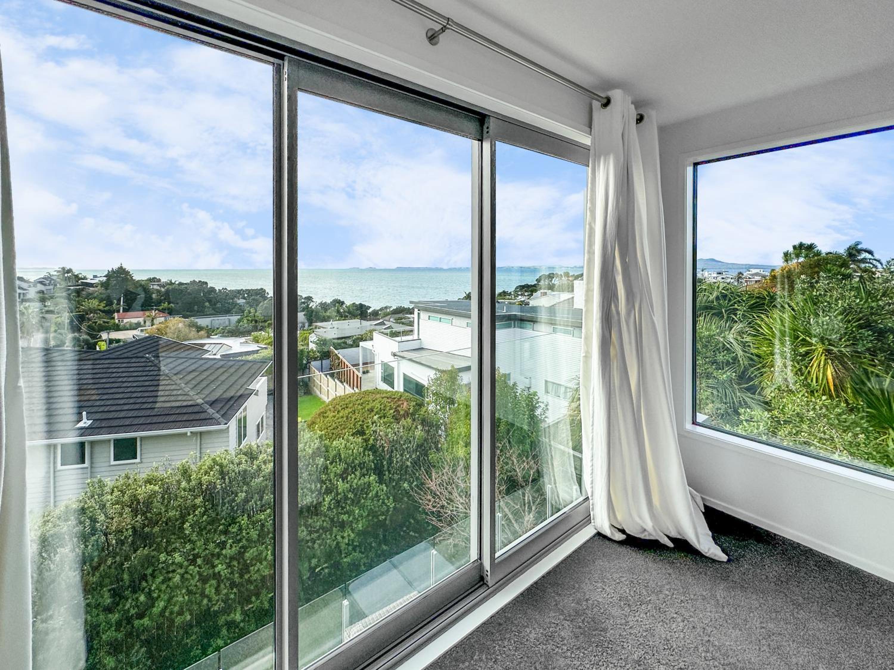 Murrays Gem l Modern 4bed Stunner l Sea View & Spa!
