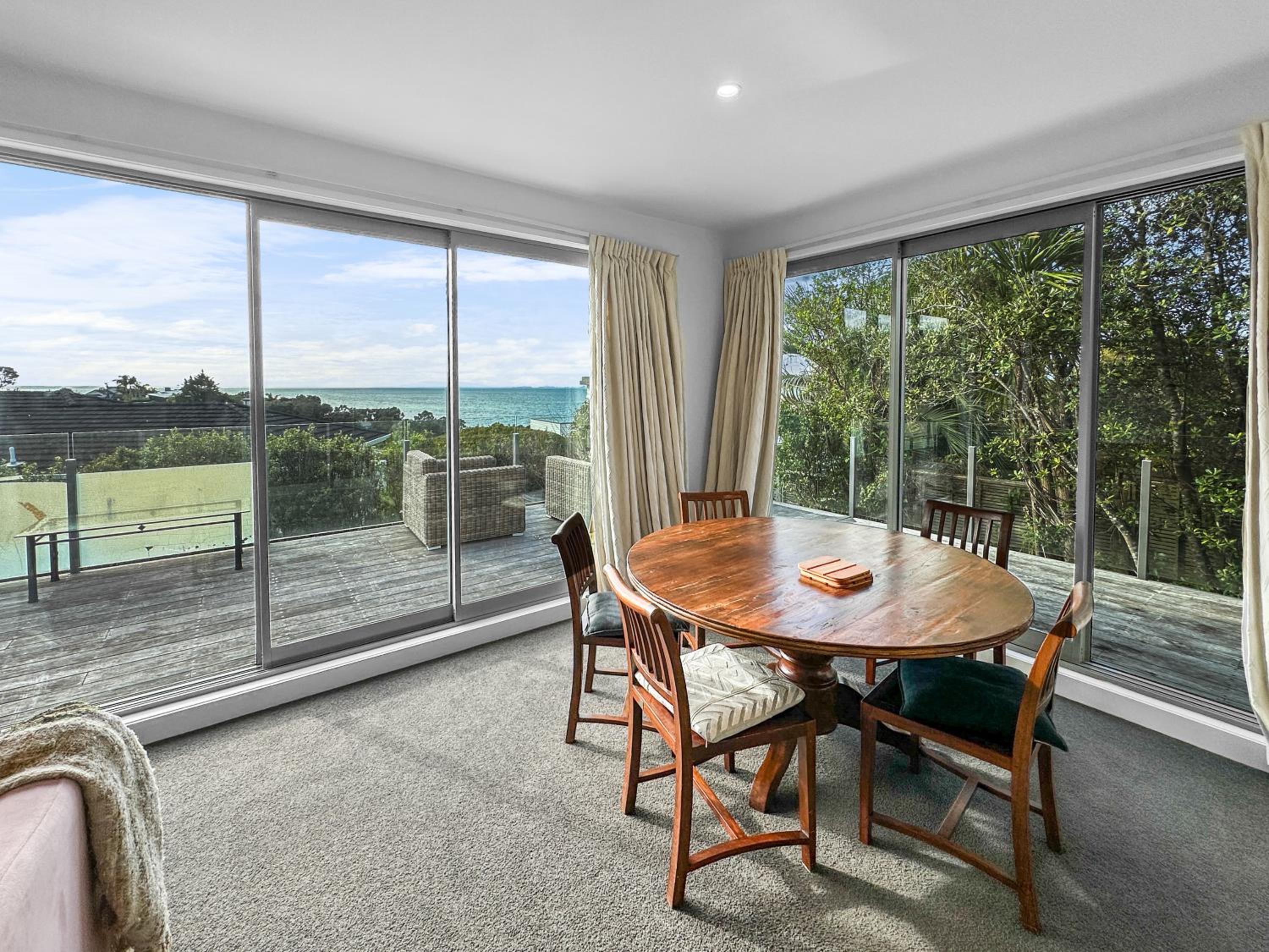 Murrays Gem l Modern 4bed Stunner l Sea View & Spa! photo 2