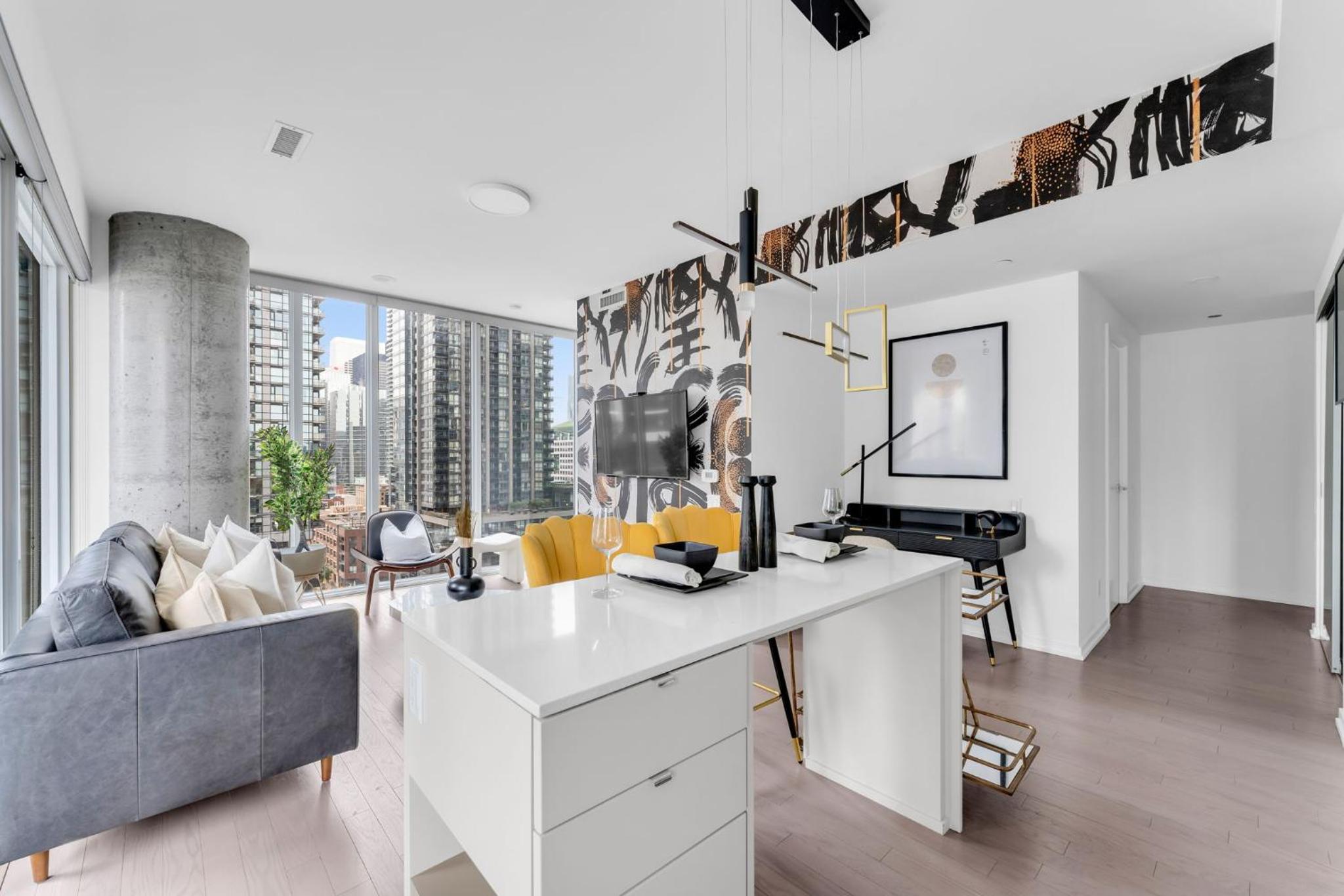 Bespoke 1BR Suite Entertainment District