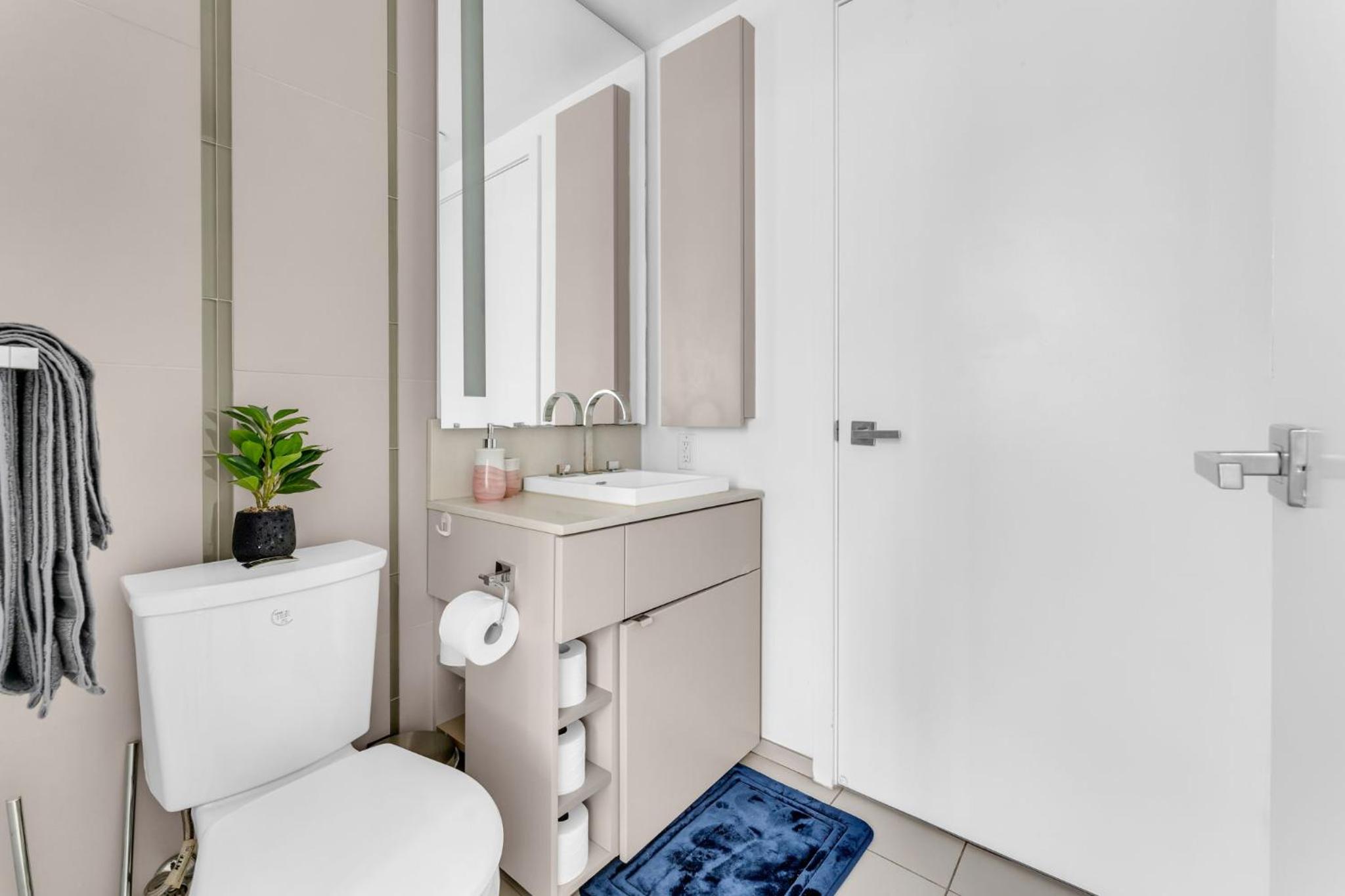 Bespoke 1BR Suite Entertainment District
