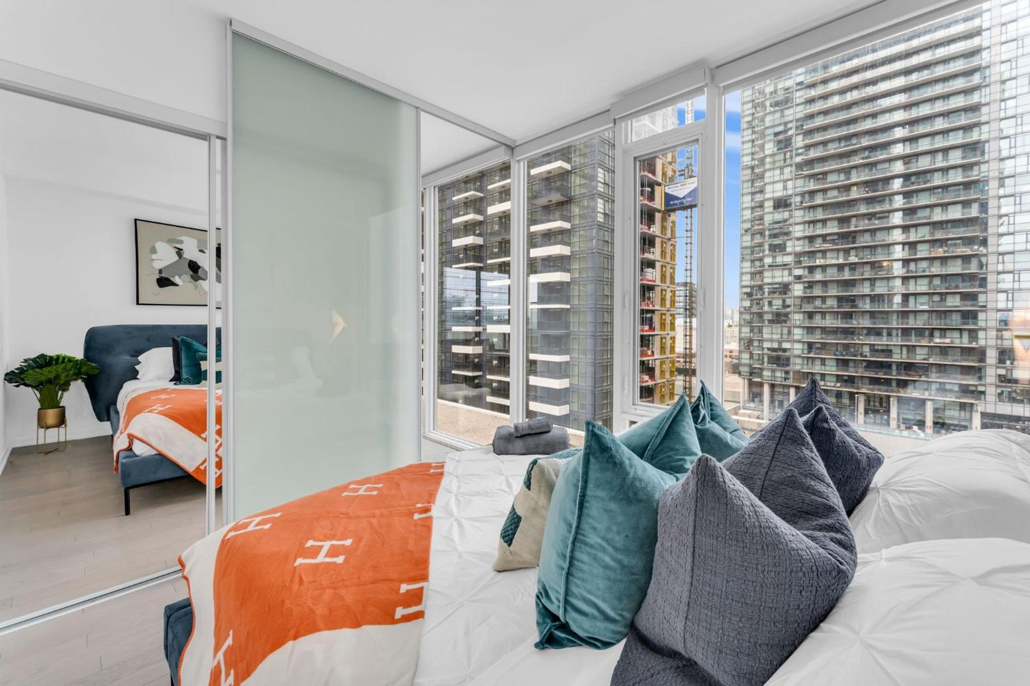 Bespoke 1BR Suite Entertainment District