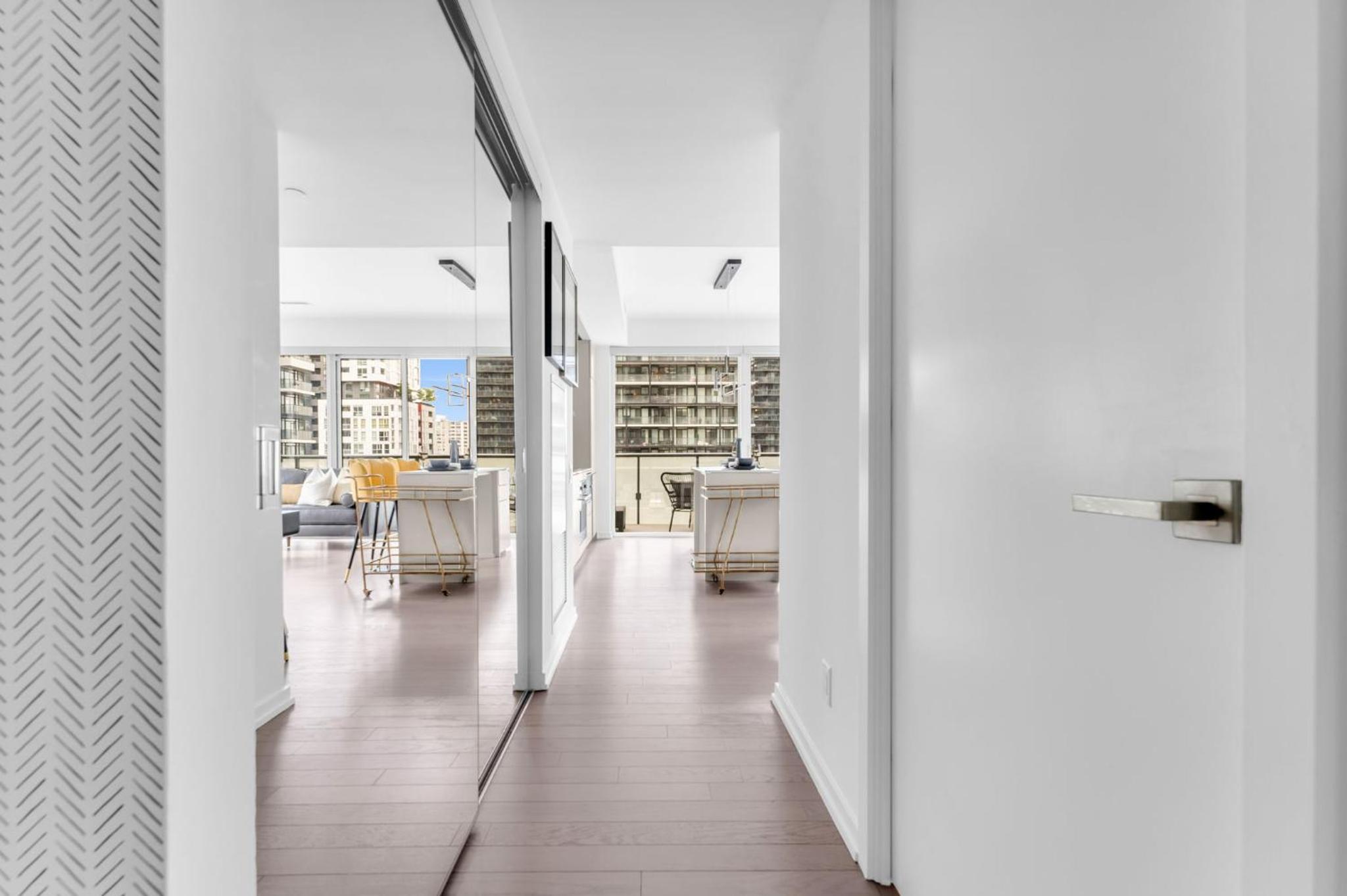 Bespoke 1BR Suite Entertainment District