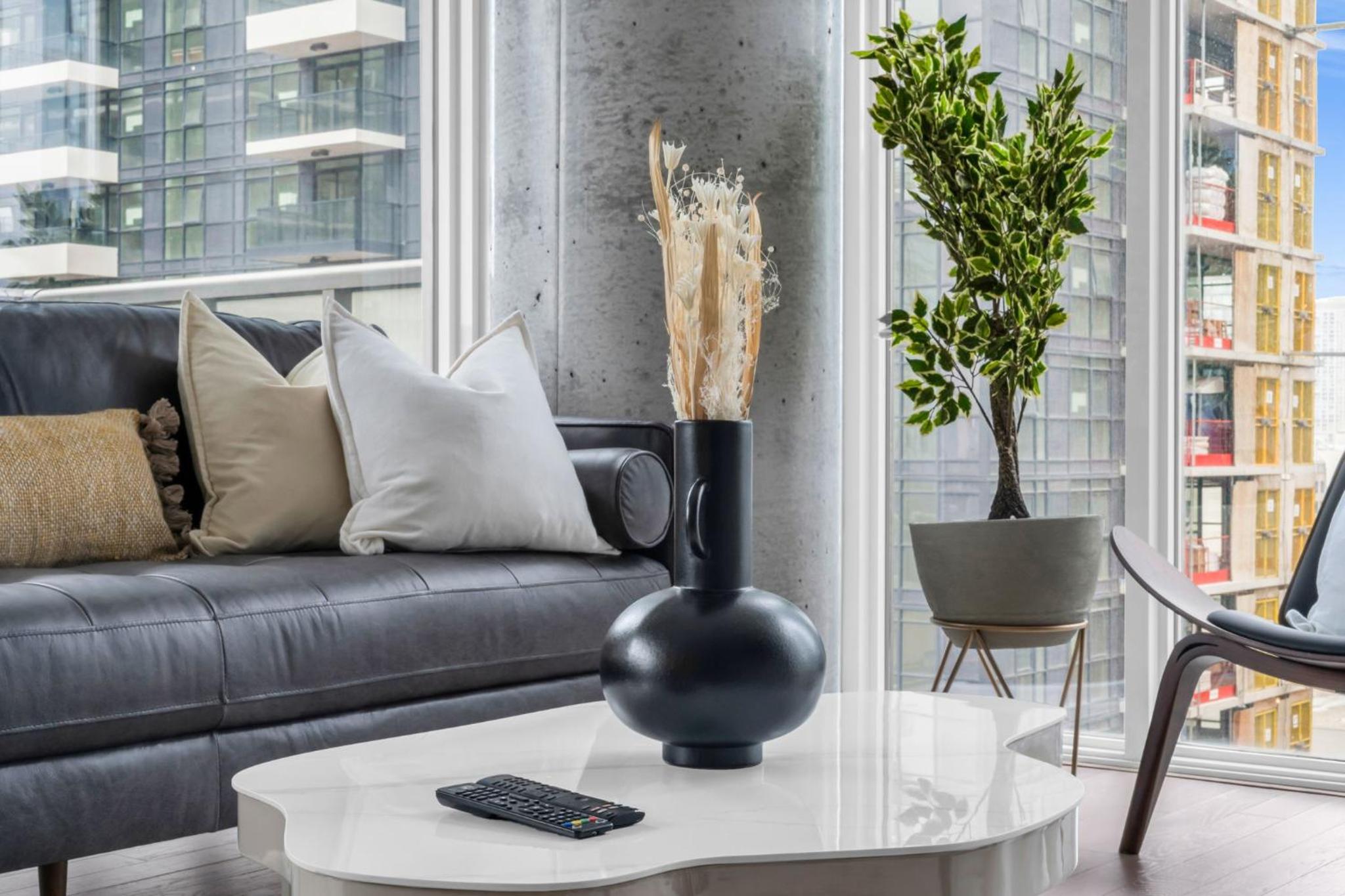 Bespoke 1BR Suite Entertainment District