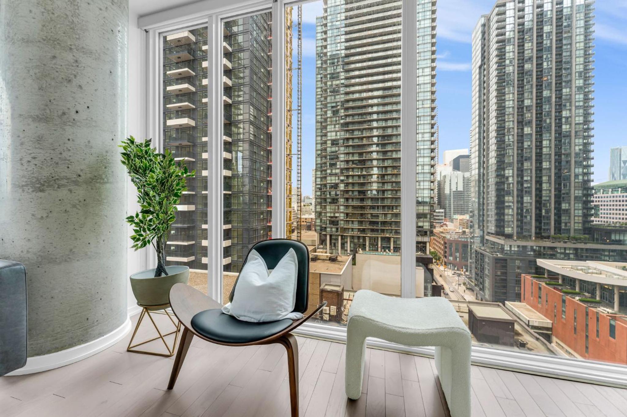 Bespoke 1BR Suite Entertainment District