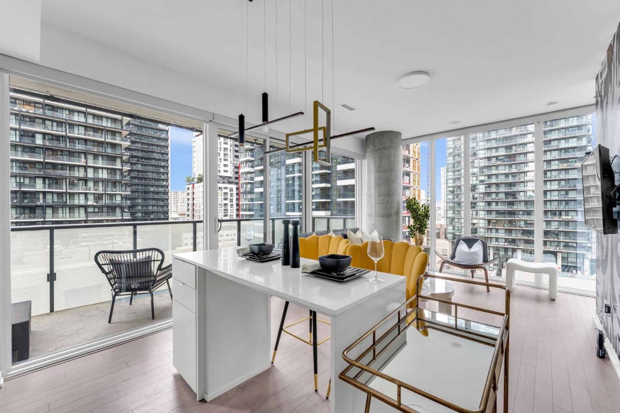 Bespoke 1BR Suite Entertainment District