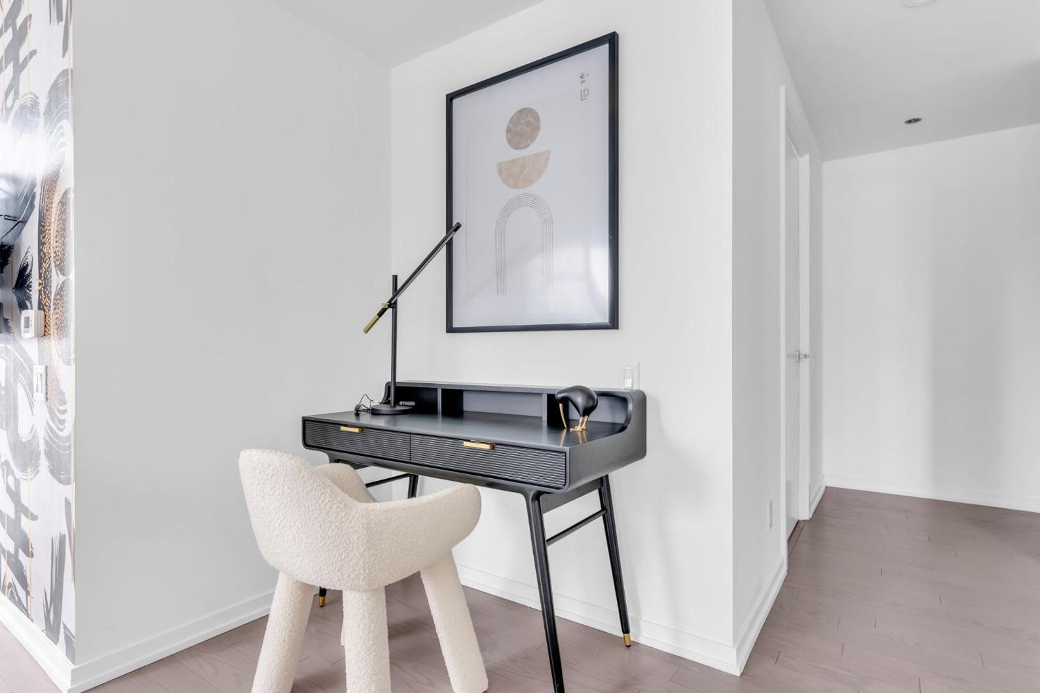Bespoke 1BR Suite Entertainment District