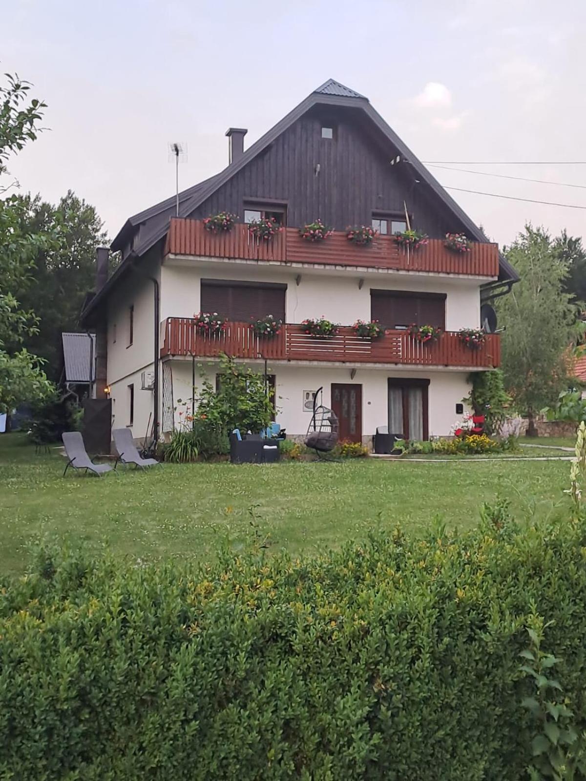 TOMLJANOVIĆ view 4