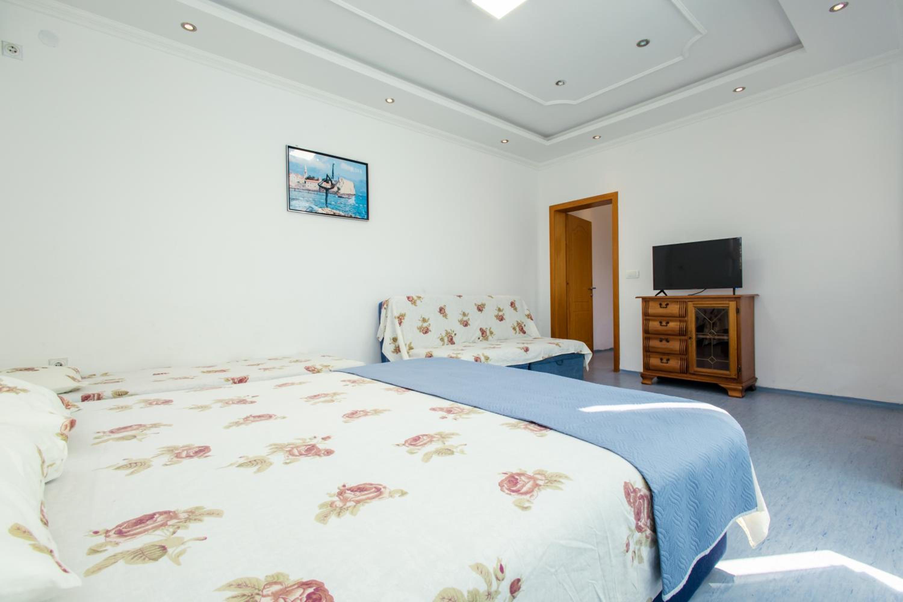 Kraja Apartments