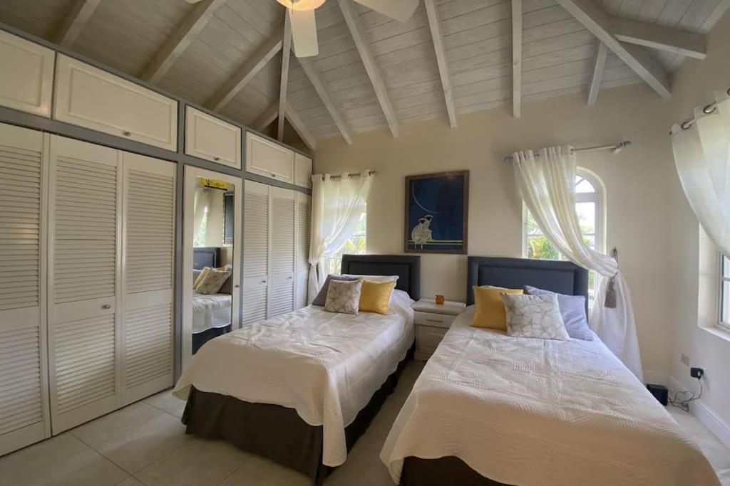 Luxury 3 Br 3 Bth Townhouse in Gated Community