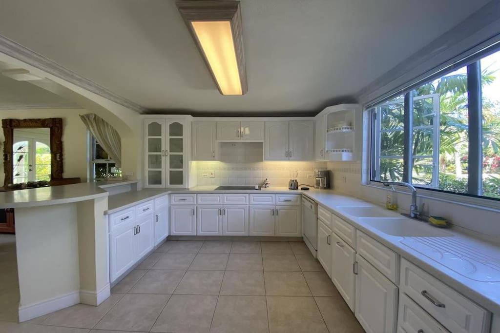 Luxury 3 Br 3 Bth Townhouse in Gated Community