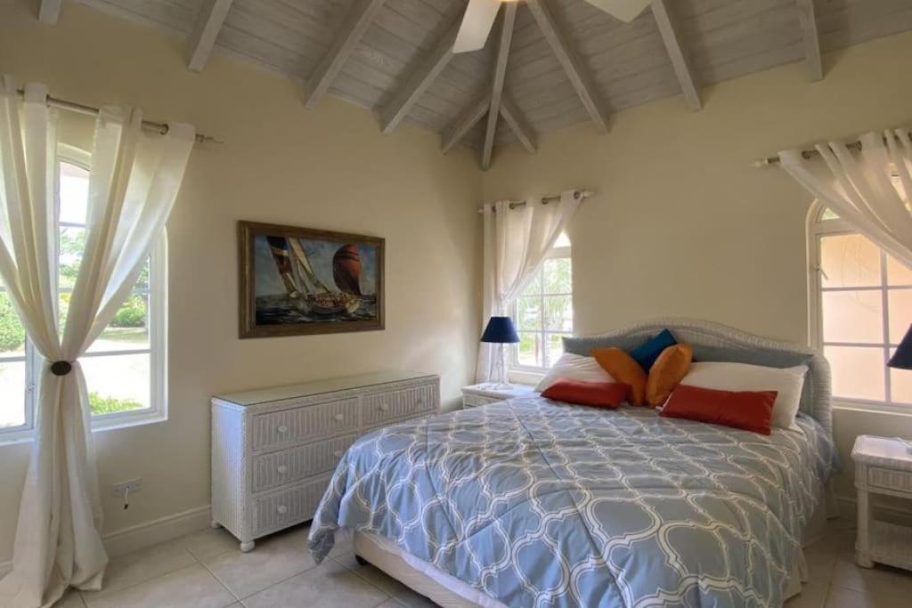 Luxury 3 Br 3 Bth Townhouse in Gated Community