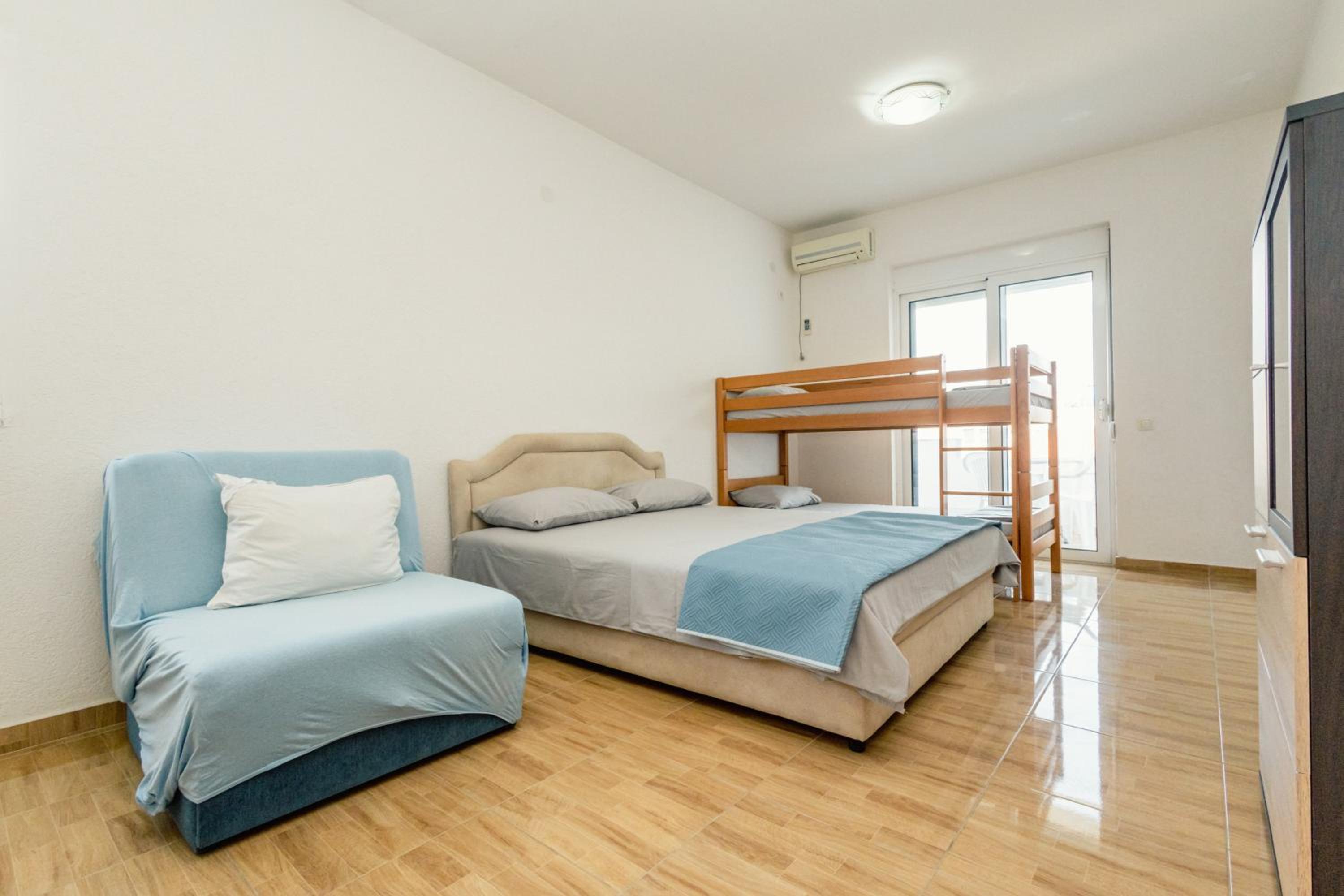 Kraja Apartments